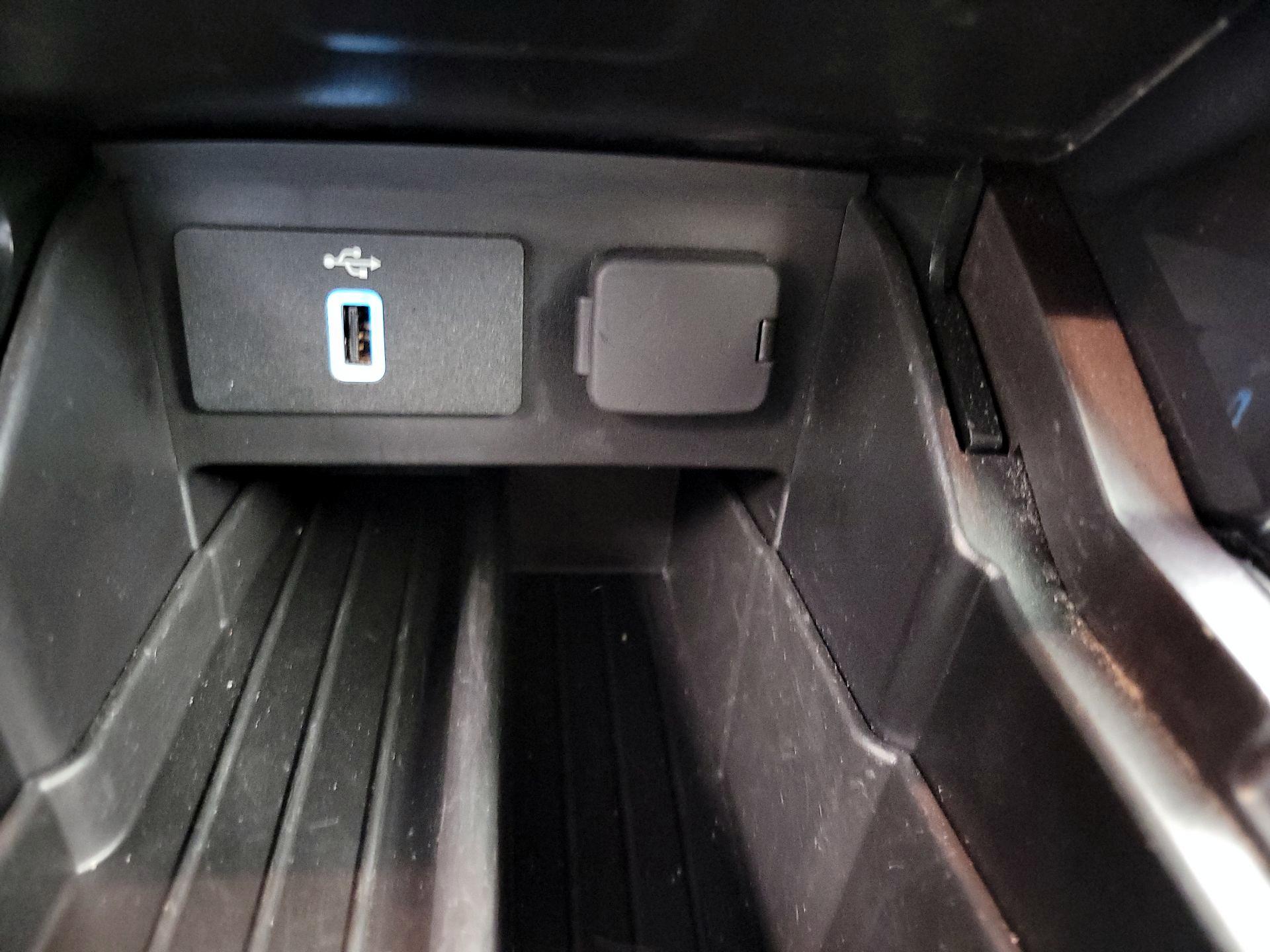 Thumbnail: 2019 Ford Explorer - 19