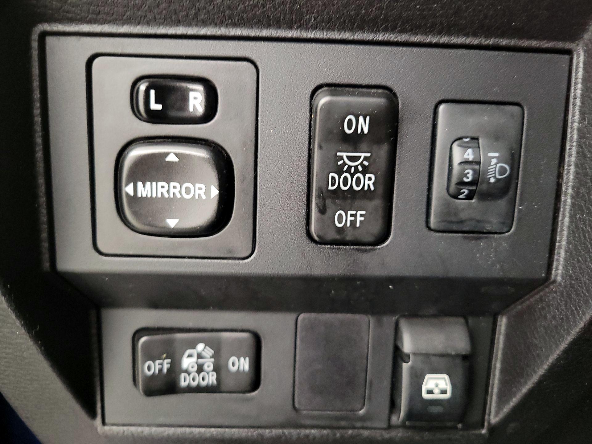 Thumbnail: 2015 Toyota Tundra - 13