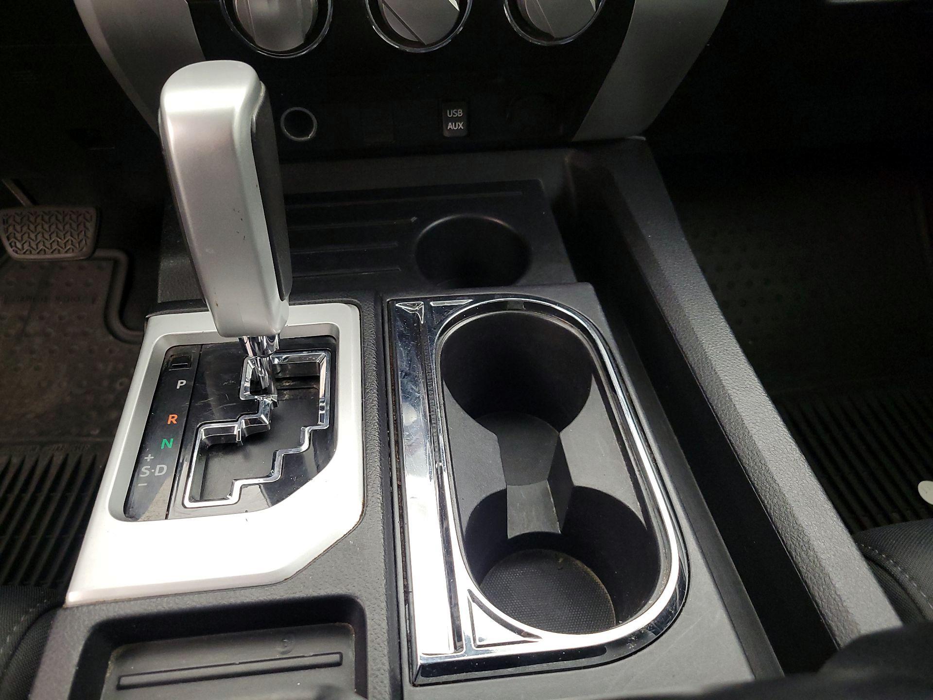 Thumbnail: 2015 Toyota Tundra - 17