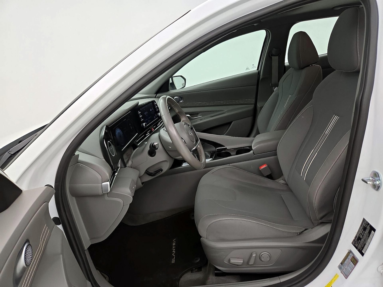 2021 Hyundai Elantra SEL - Photo 12
