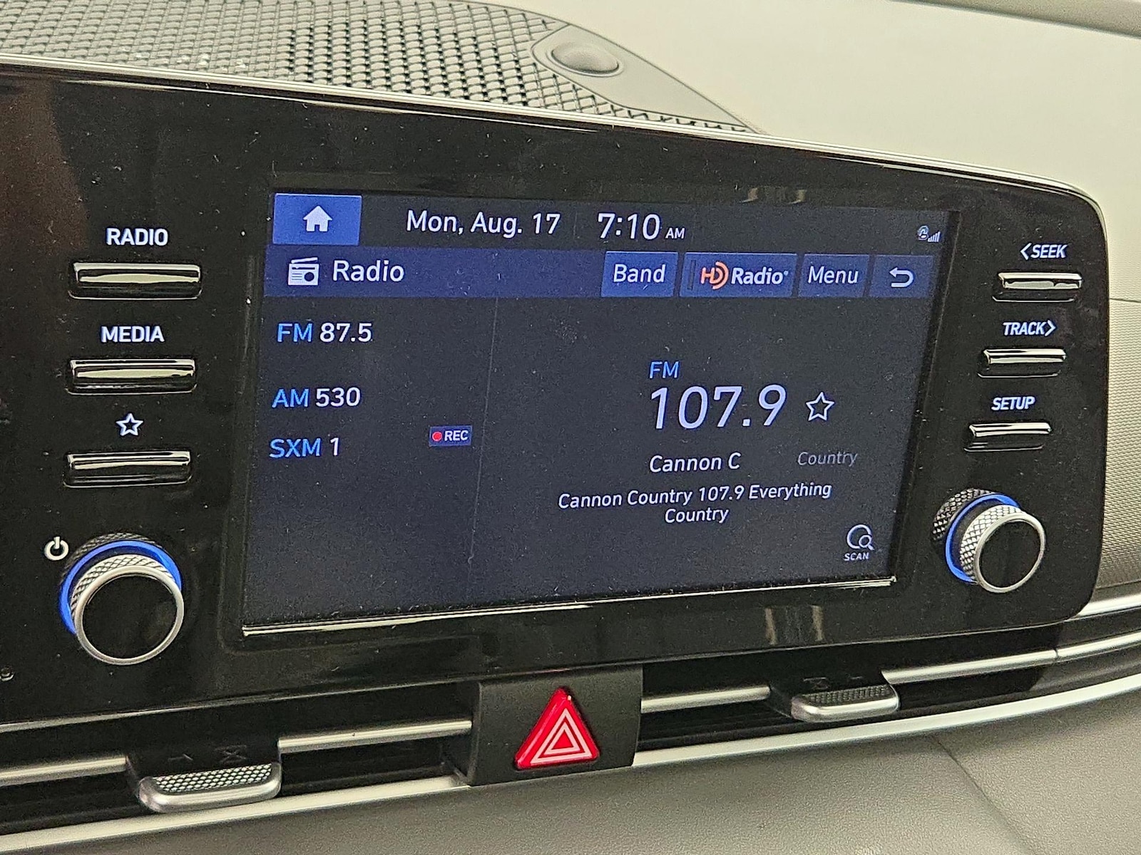 2021 Hyundai Elantra SEL - Photo 16