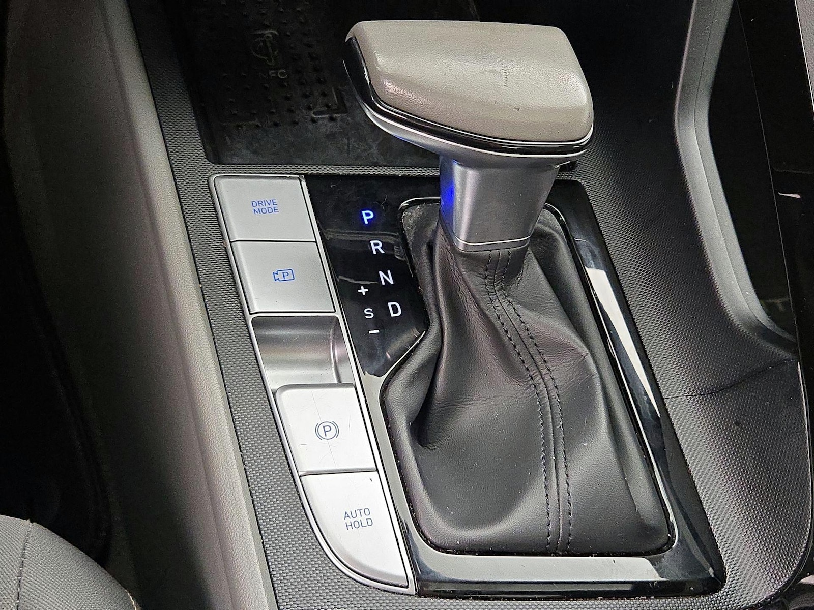 2021 Hyundai Elantra SEL - Photo 18