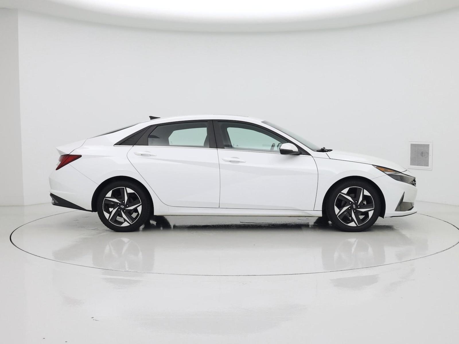 2021 Hyundai Elantra SEL - Photo 8