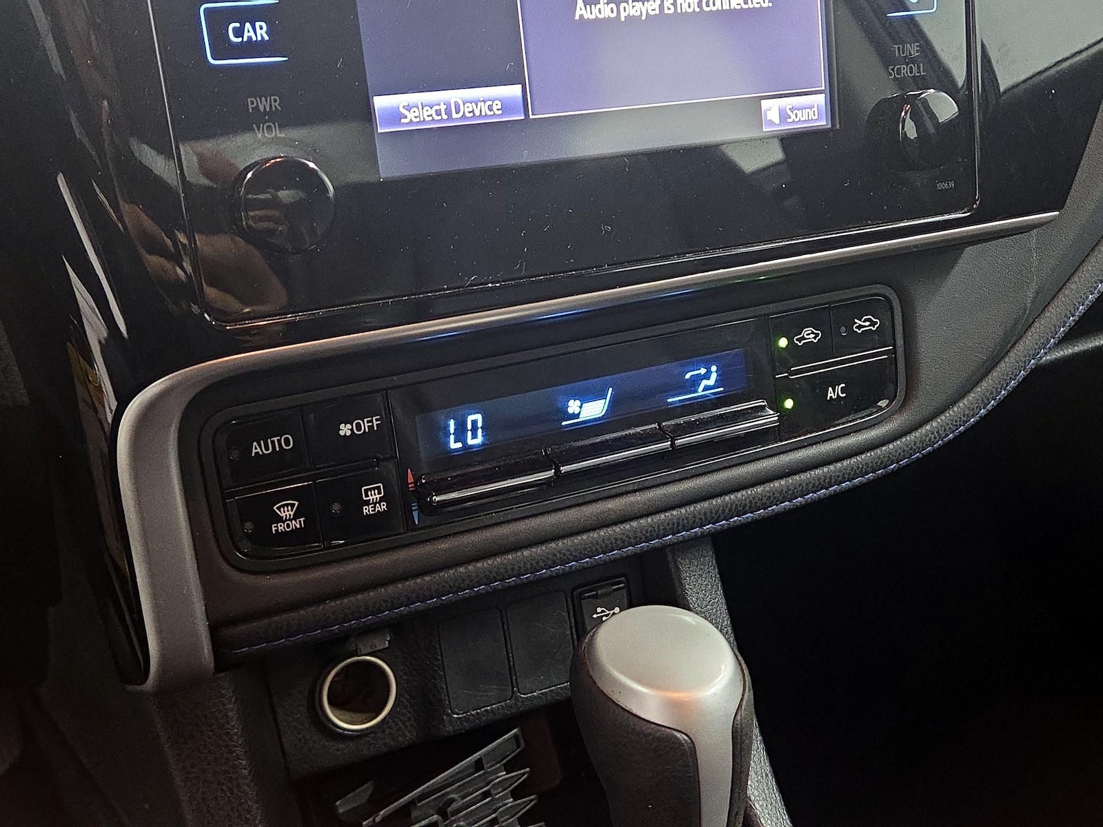 2017 Toyota Corolla SE - Photo 13