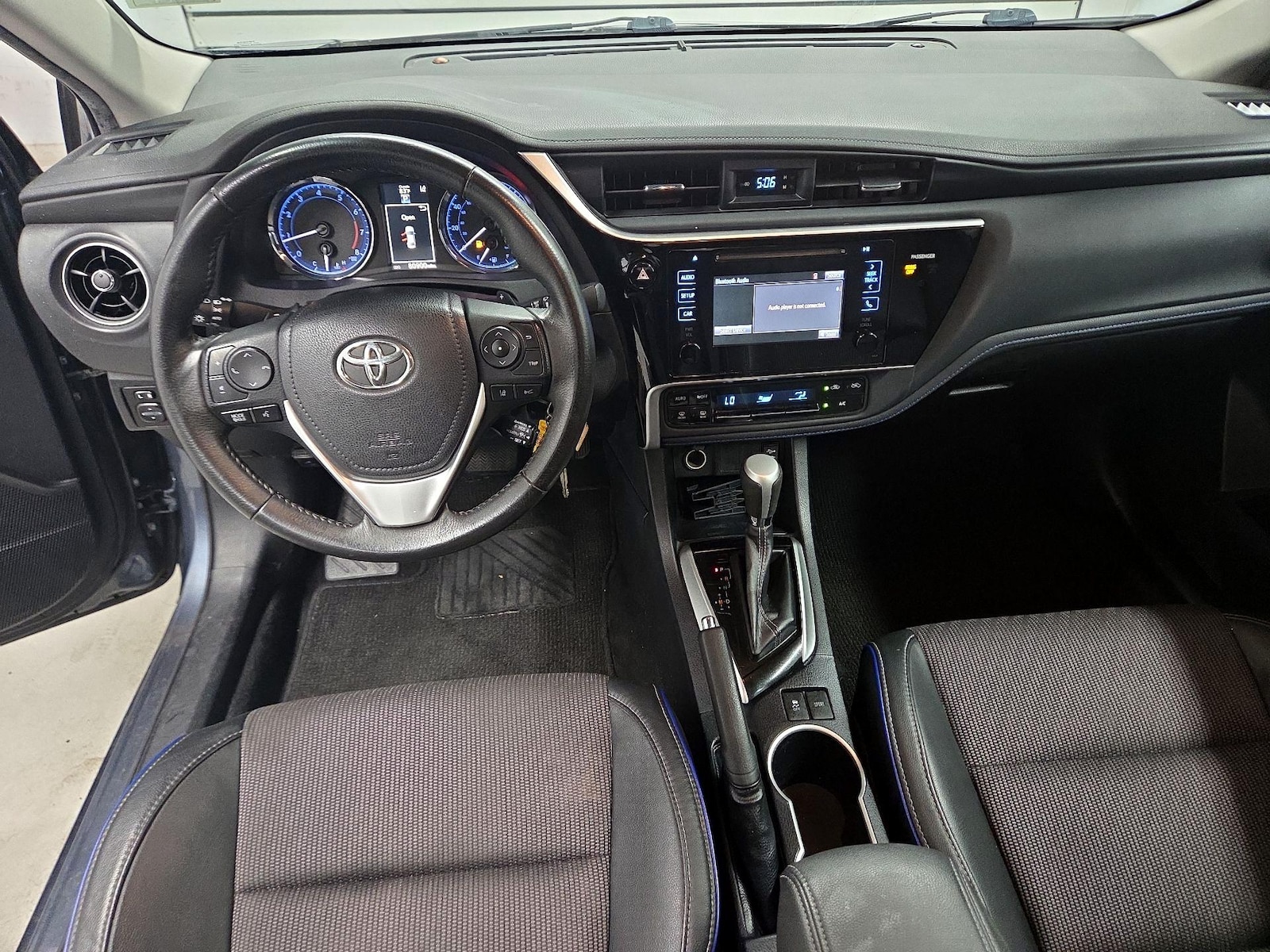 2017 Toyota Corolla SE - Photo 8