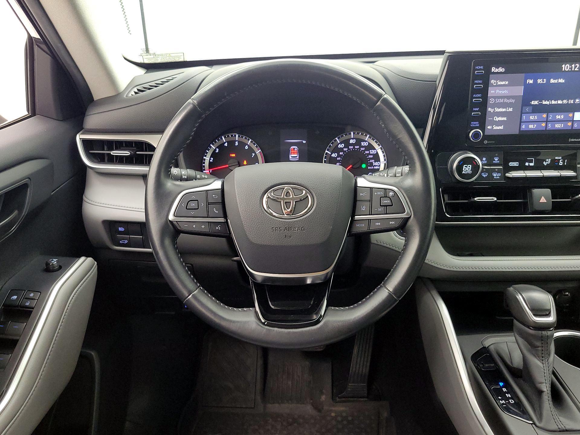 Thumbnail: 2020 Toyota Highlander - 10