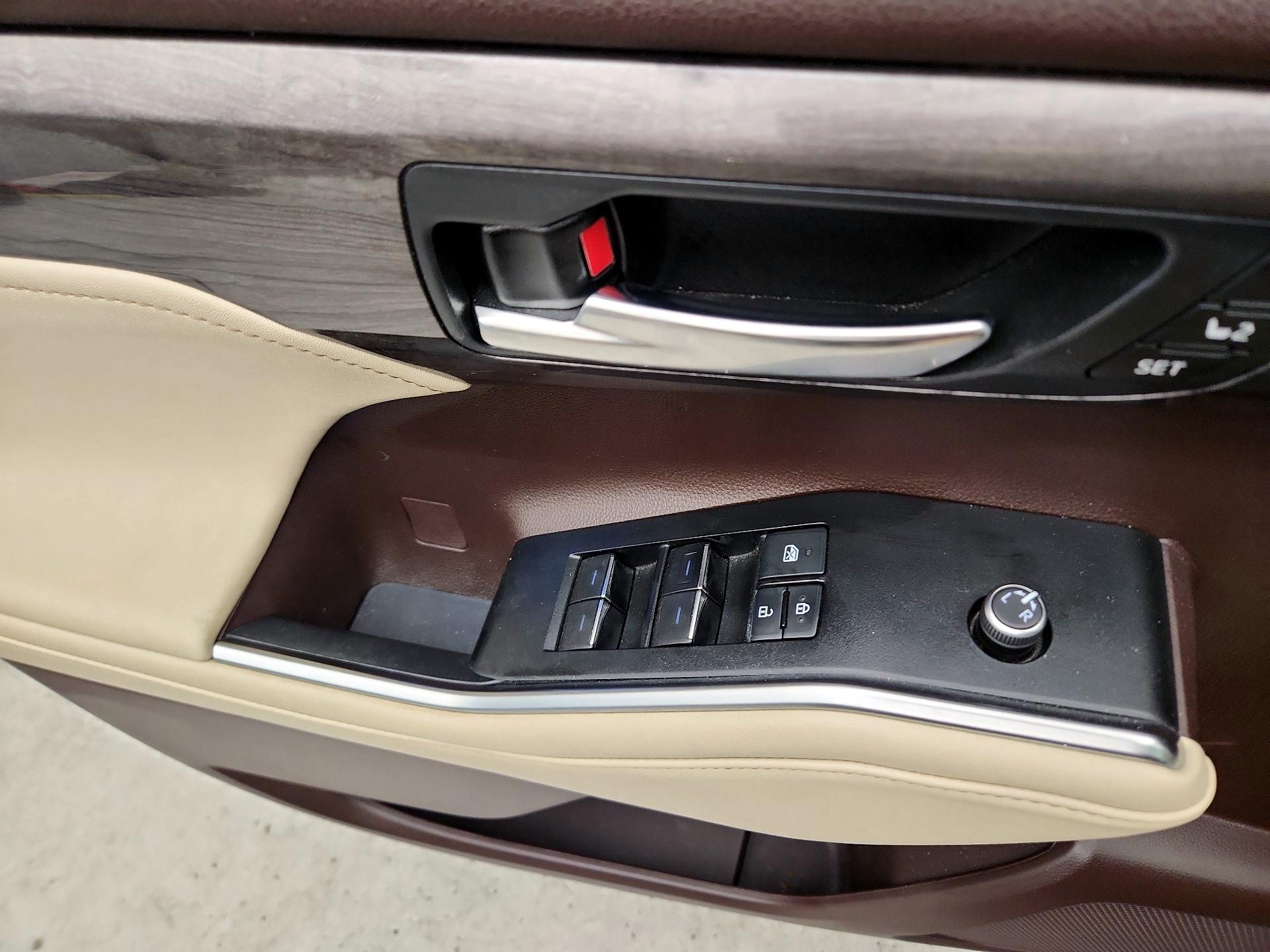 Thumbnail: 2021 Toyota Highlander - 12