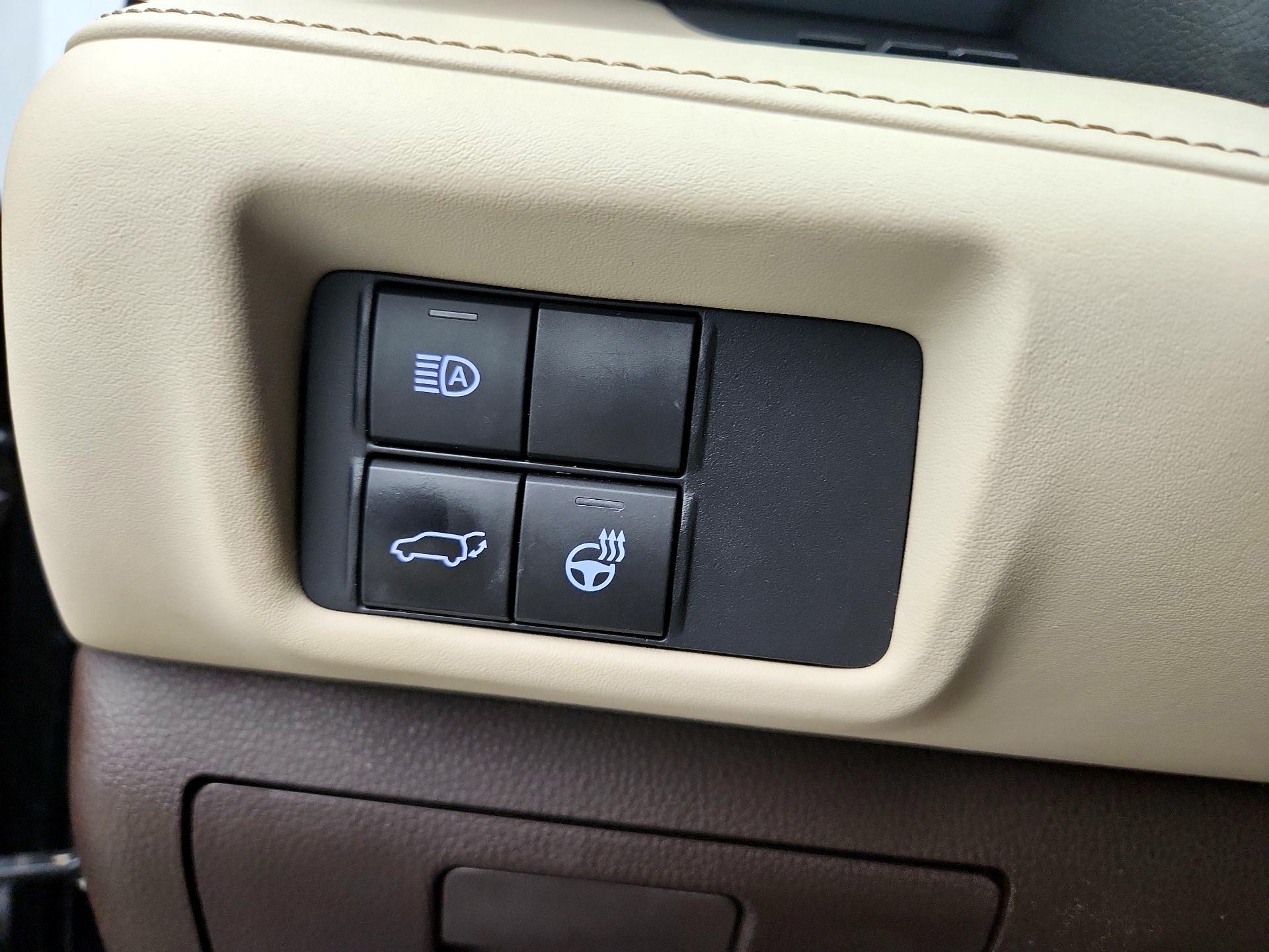 Thumbnail: 2021 Toyota Highlander - 13