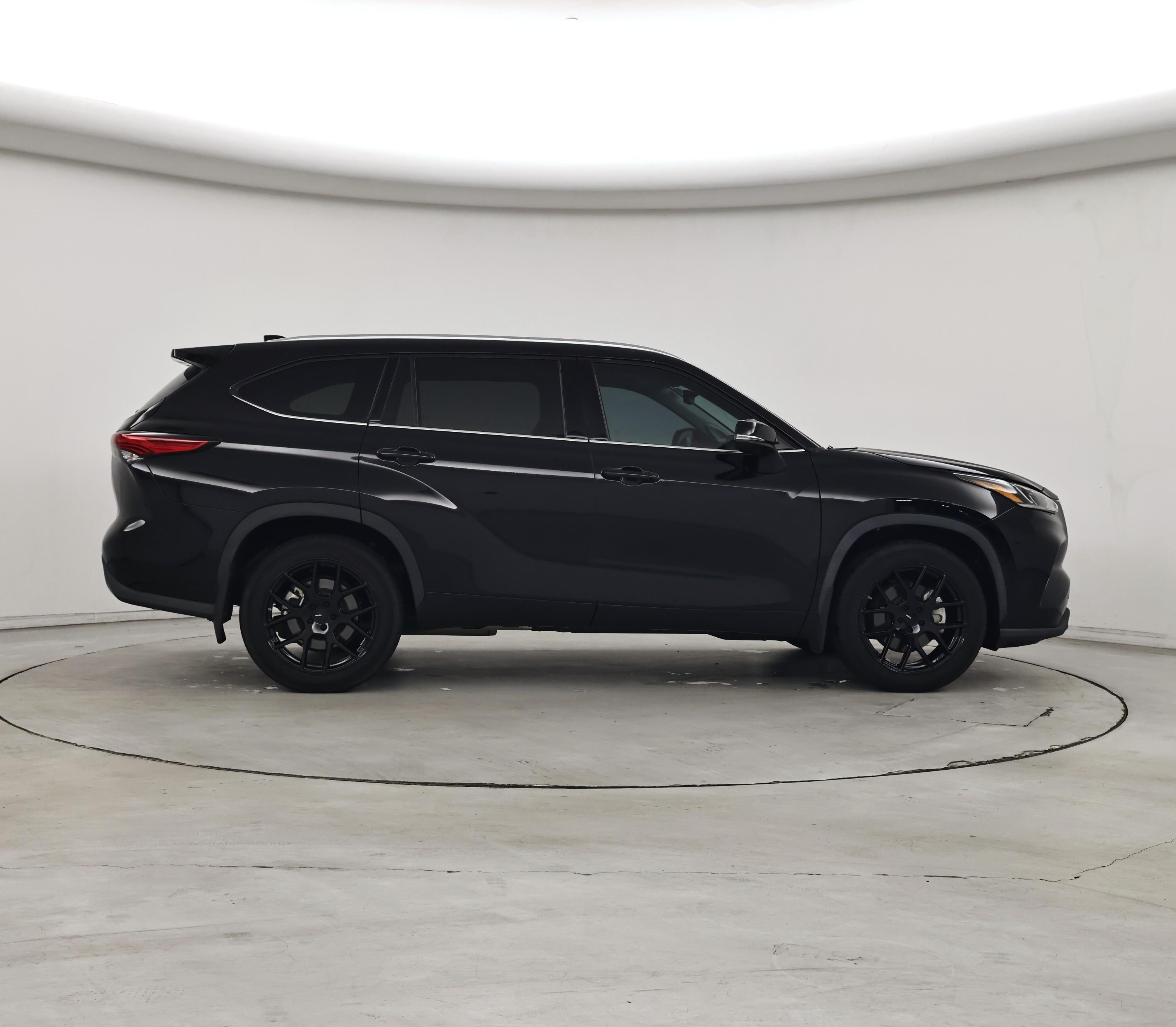 Thumbnail: 2021 Toyota Highlander - 7