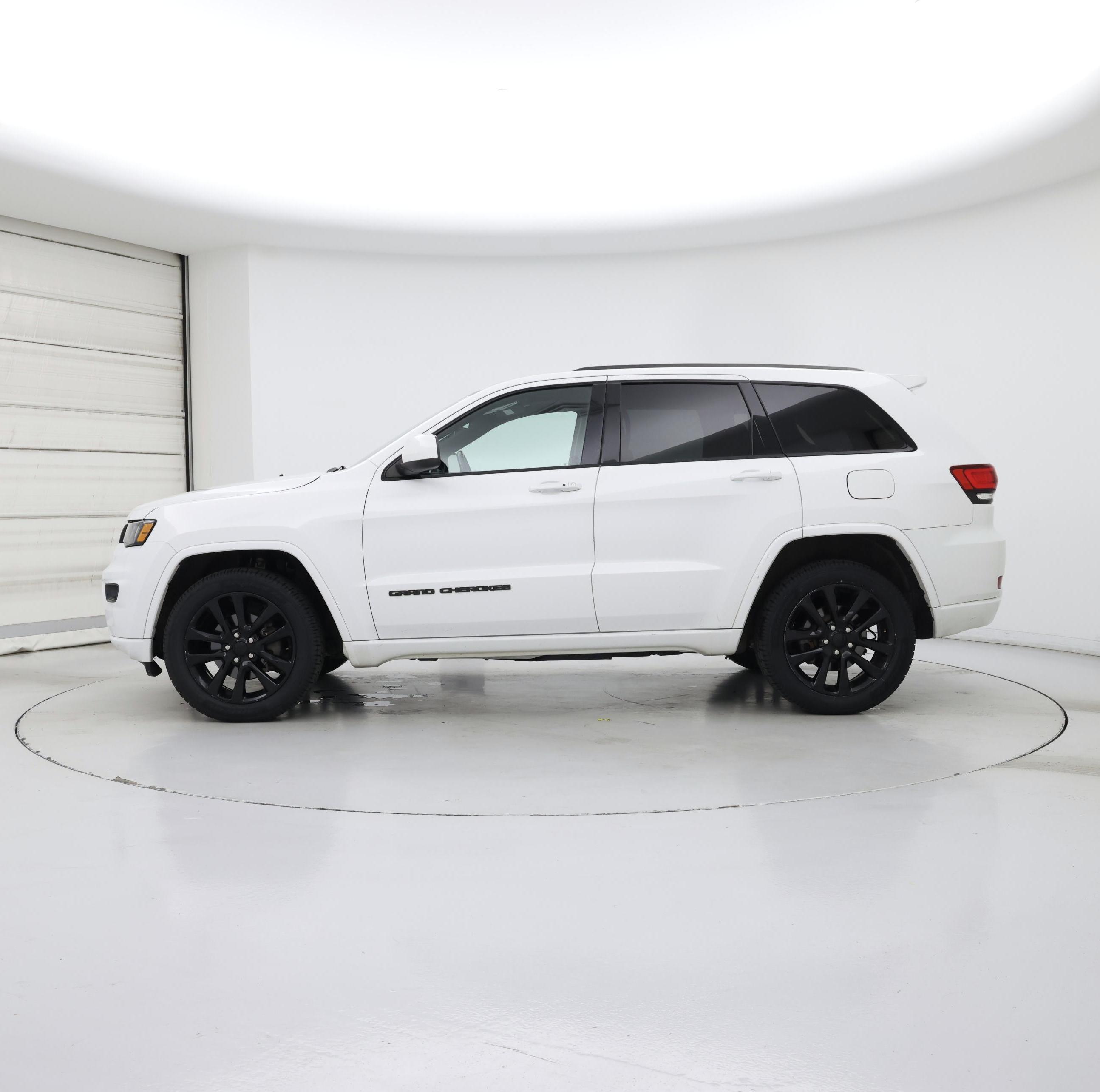 Thumbnail: 2019 Jeep Grand Cherokee - 3