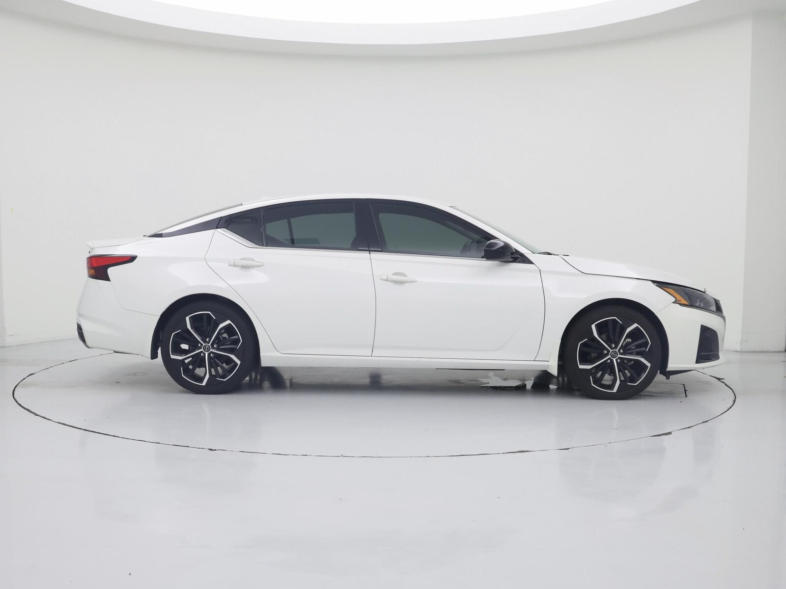 2024 Nissan Altima SR - Photo 8