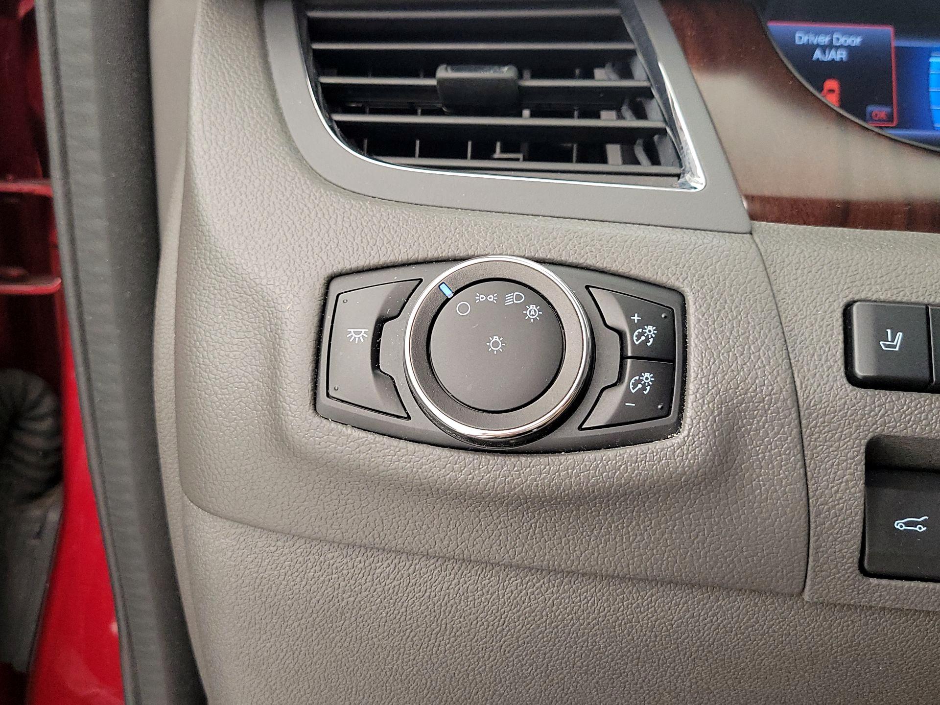 Thumbnail: 2014 Ford Edge - 13