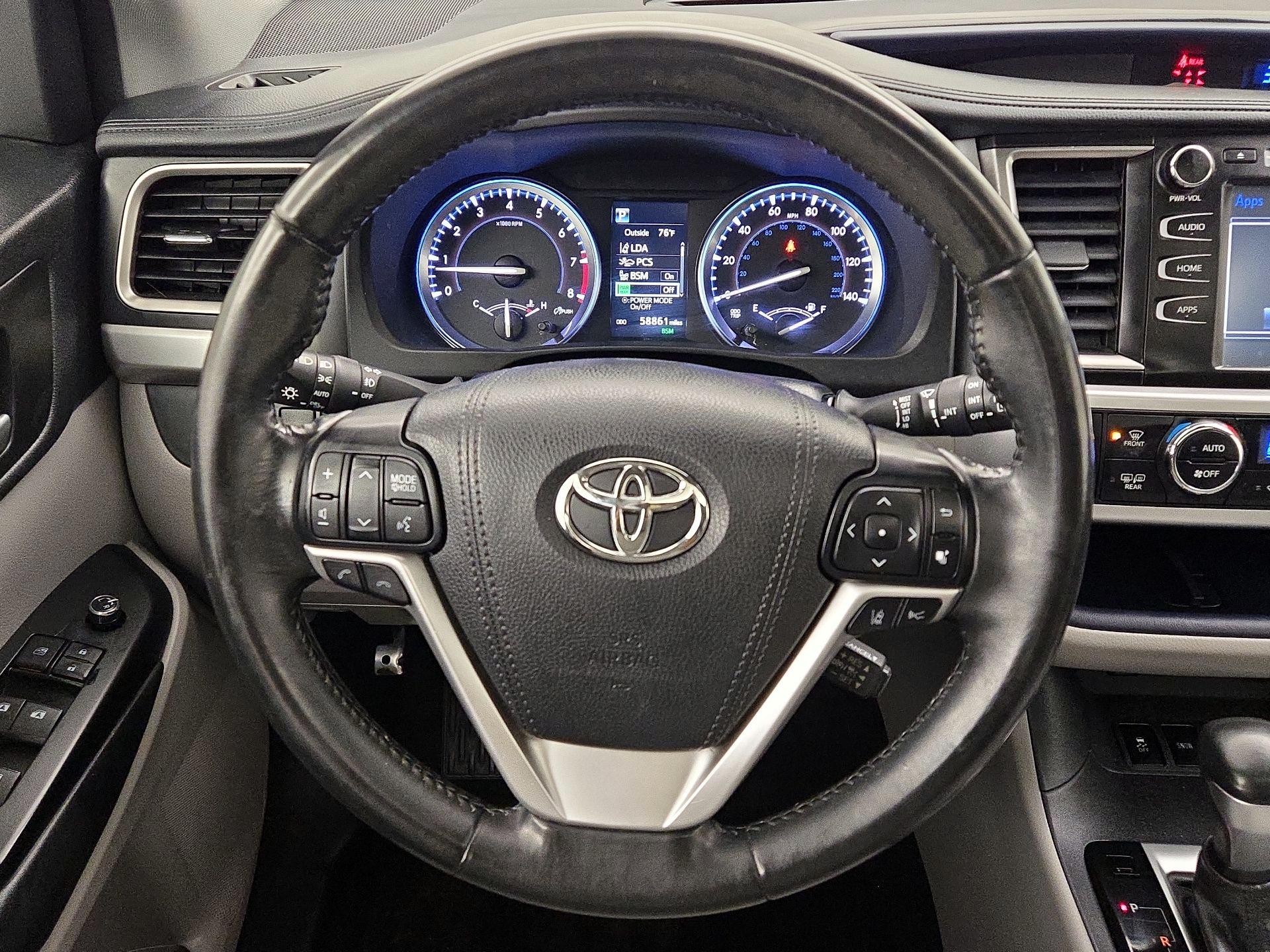 Thumbnail: 2017 Toyota Highlander - 10