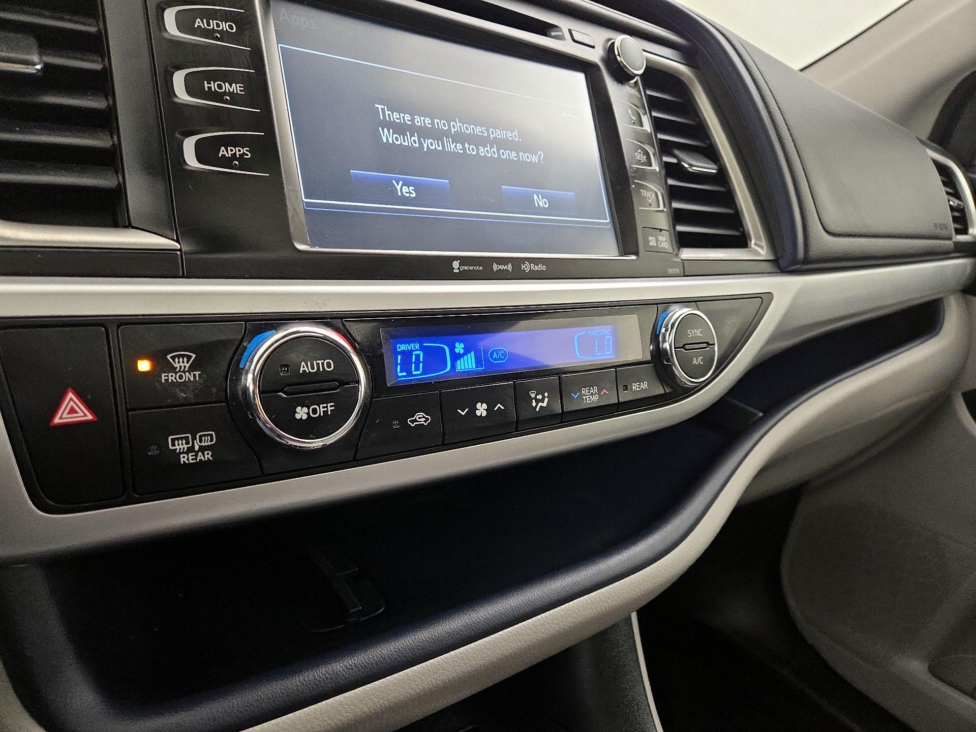 Thumbnail: 2017 Toyota Highlander - 17