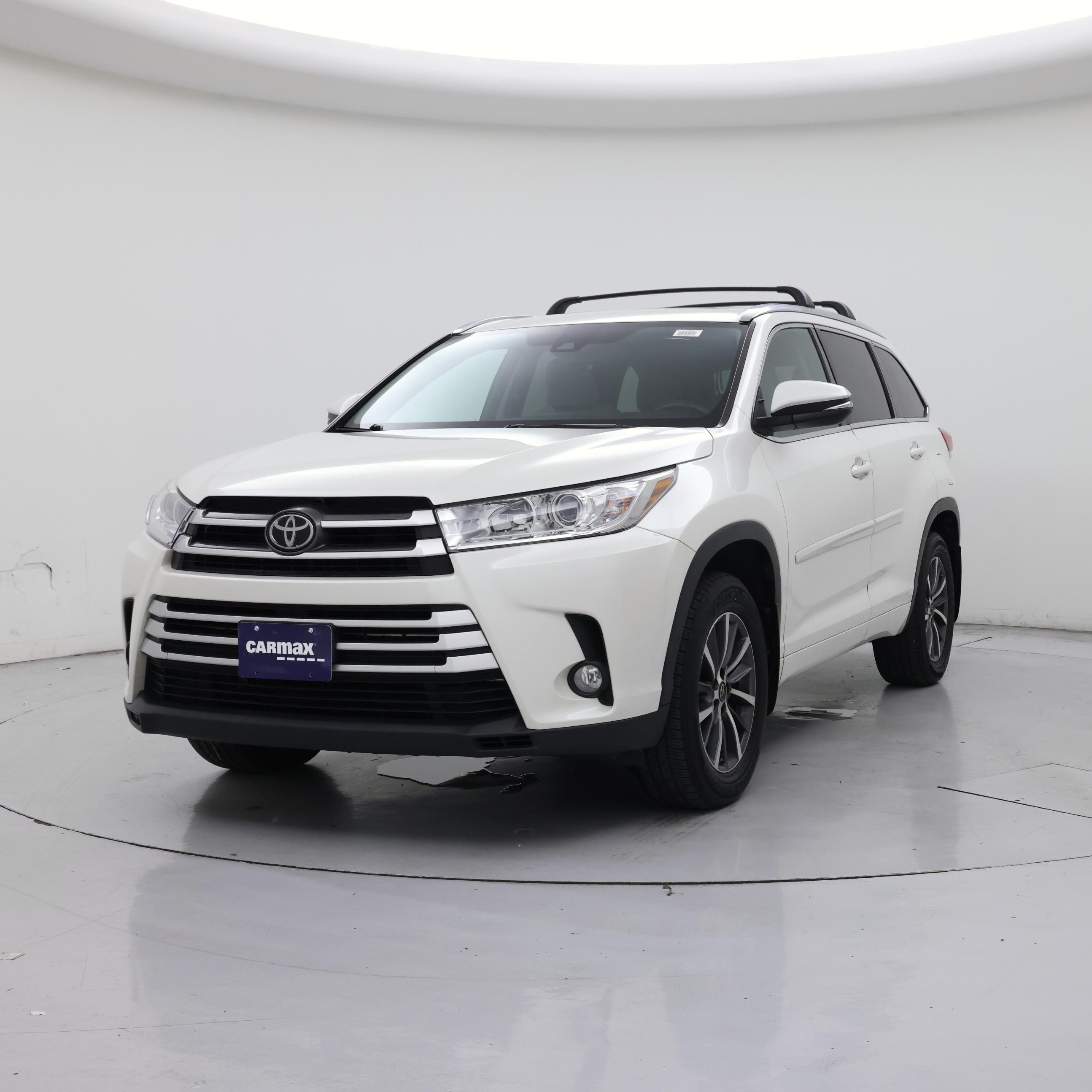 Thumbnail: 2017 Toyota Highlander - 4