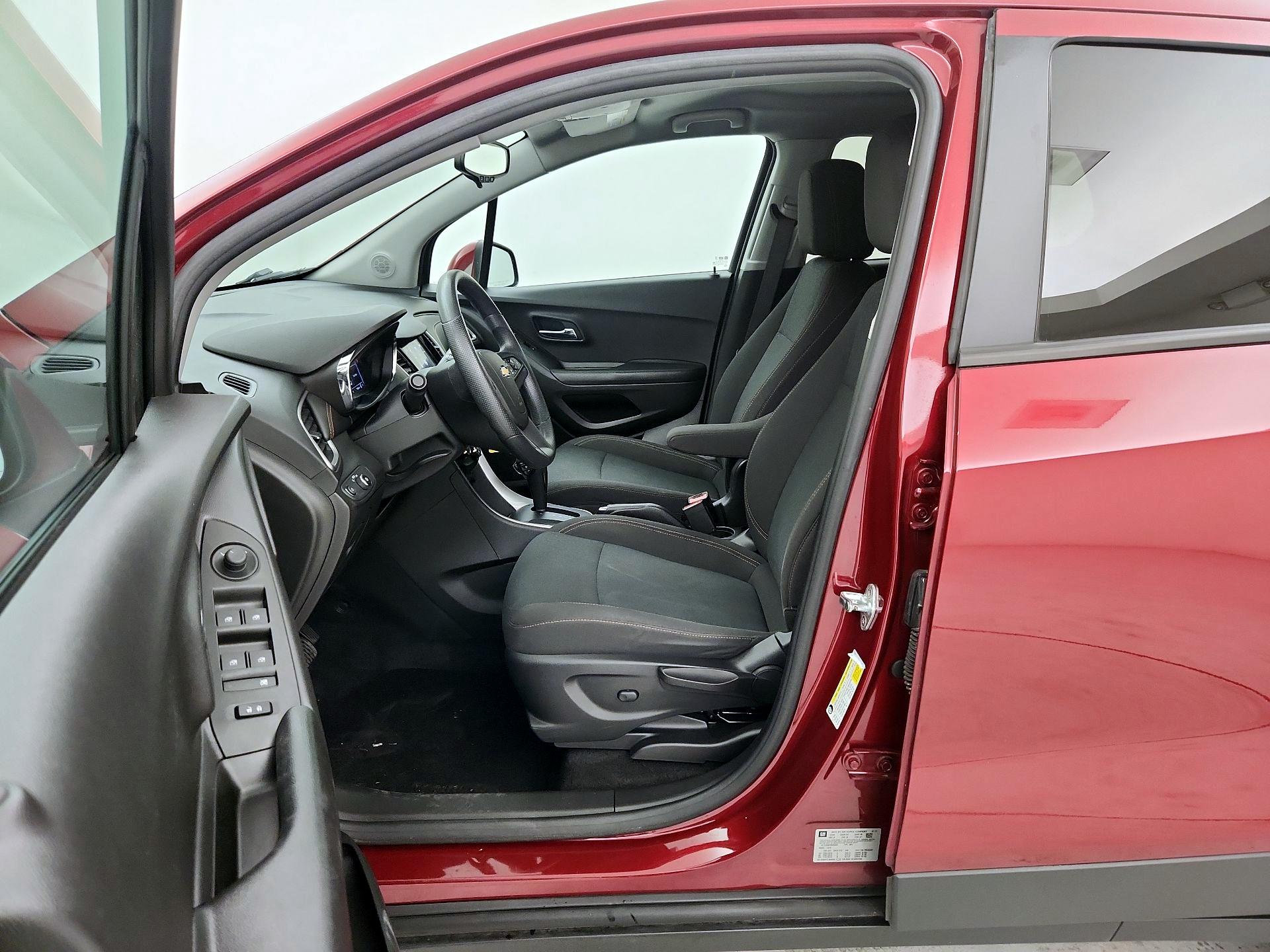 Thumbnail: 2021 Chevrolet Trax - 11