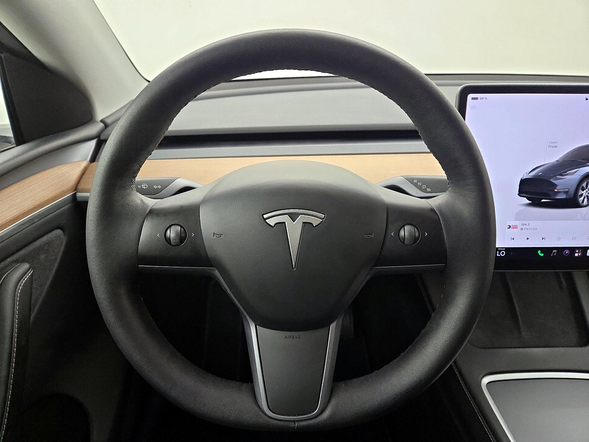 Thumbnail: 2023 Tesla Model Y - 10