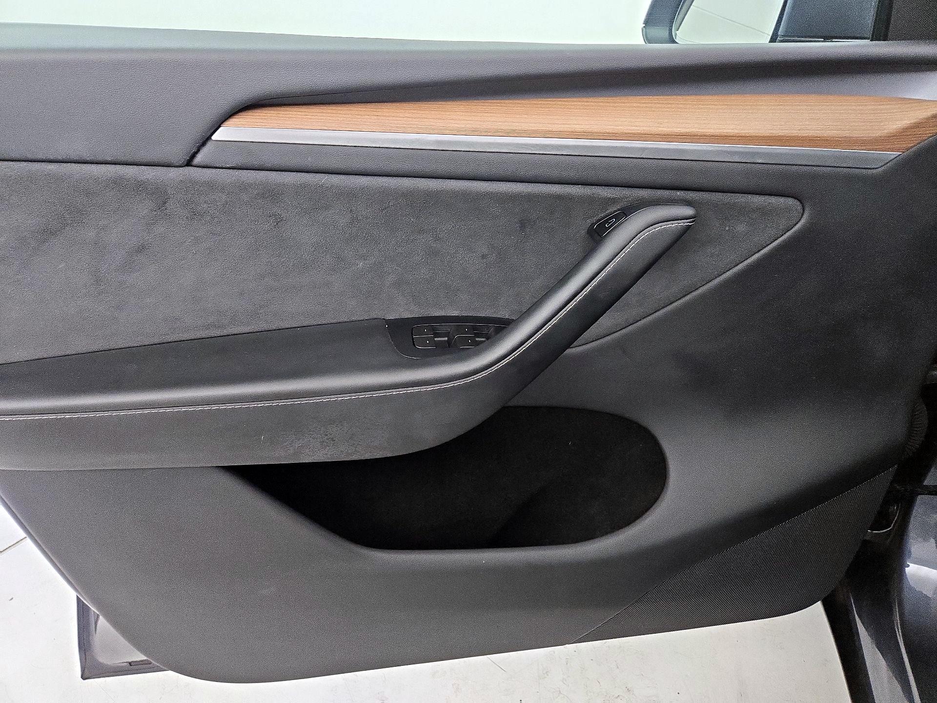 Thumbnail: 2023 Tesla Model Y - 12