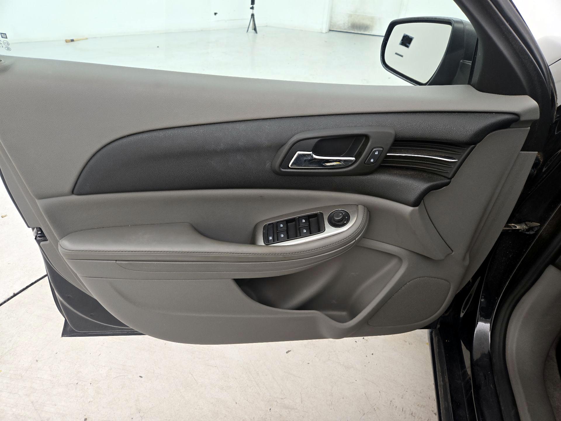 Thumbnail: 2015 Chevrolet Malibu - 12
