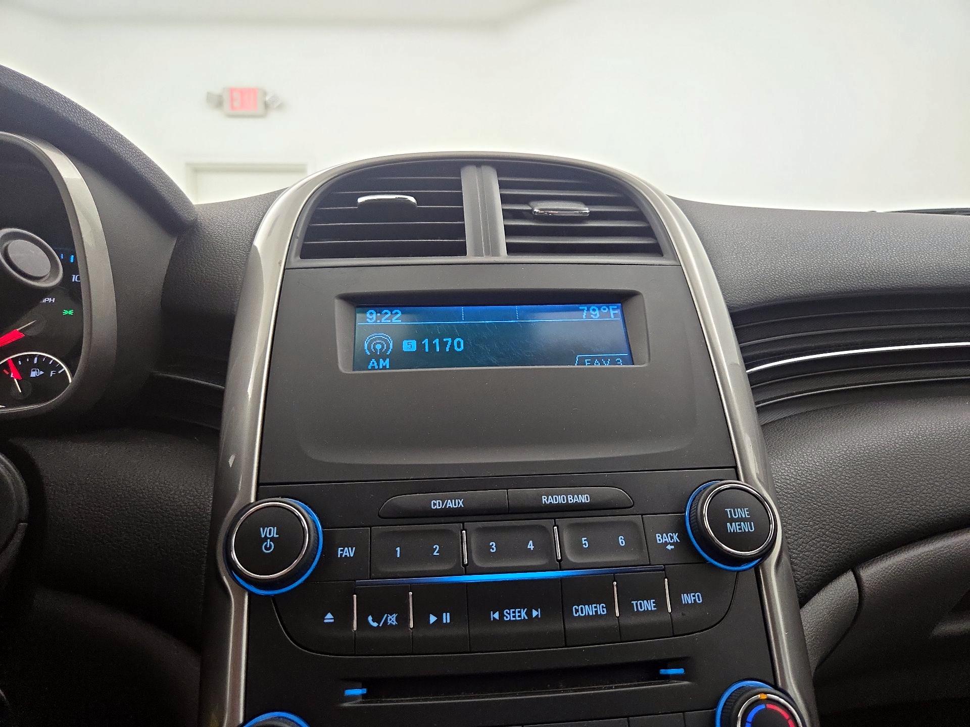 Thumbnail: 2015 Chevrolet Malibu - 14