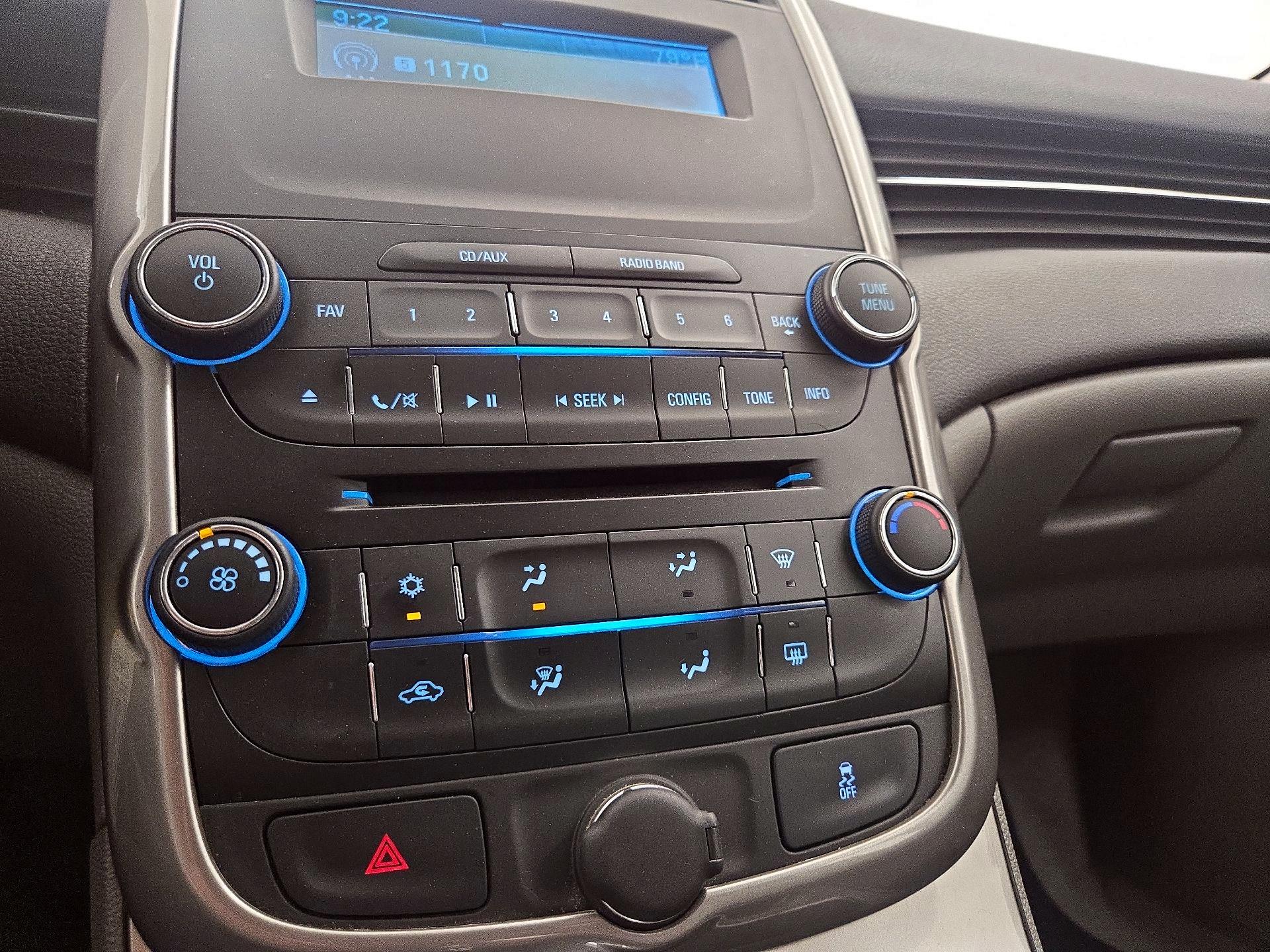 Thumbnail: 2015 Chevrolet Malibu - 15