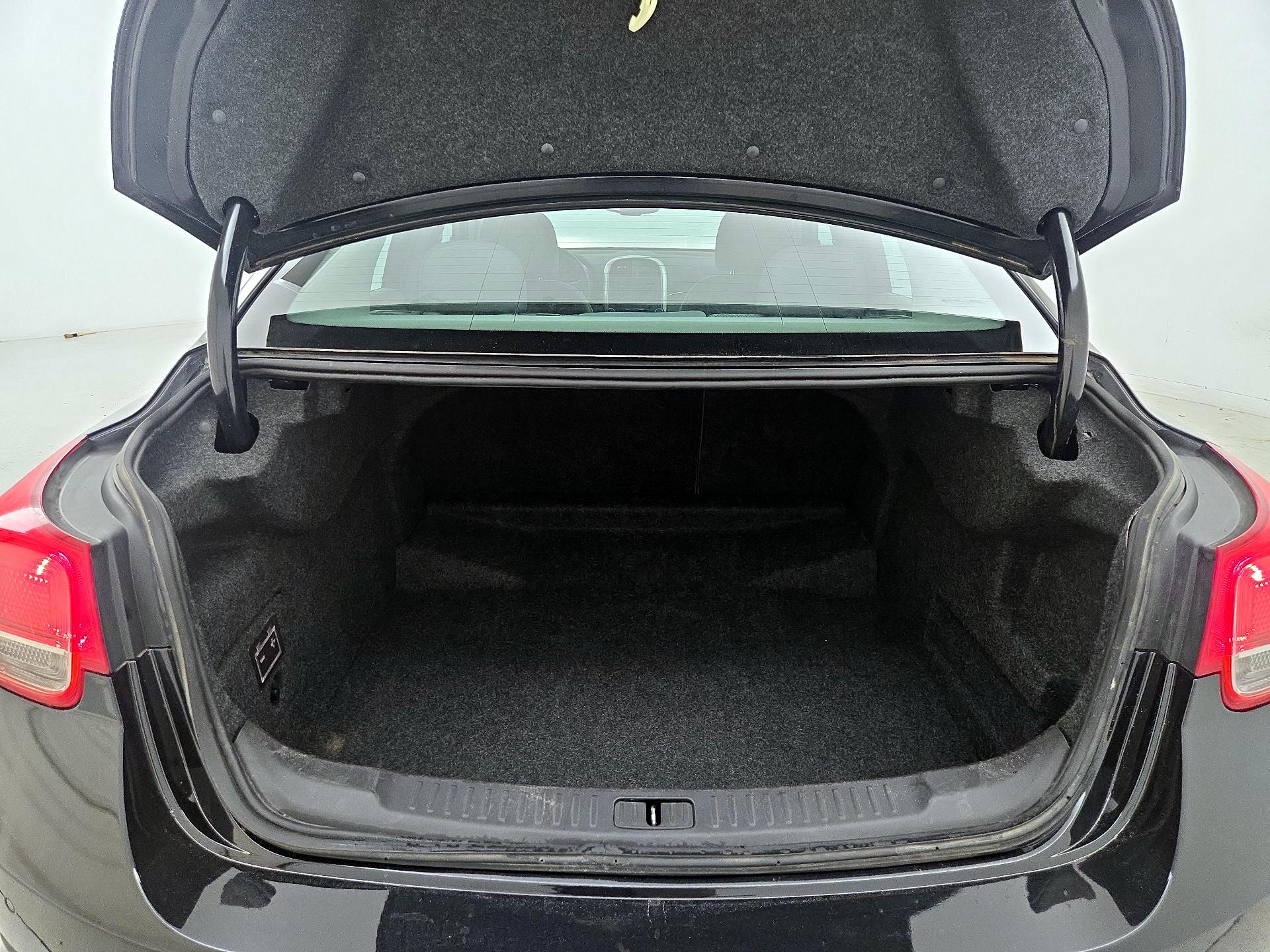 Thumbnail: 2015 Chevrolet Malibu - 19