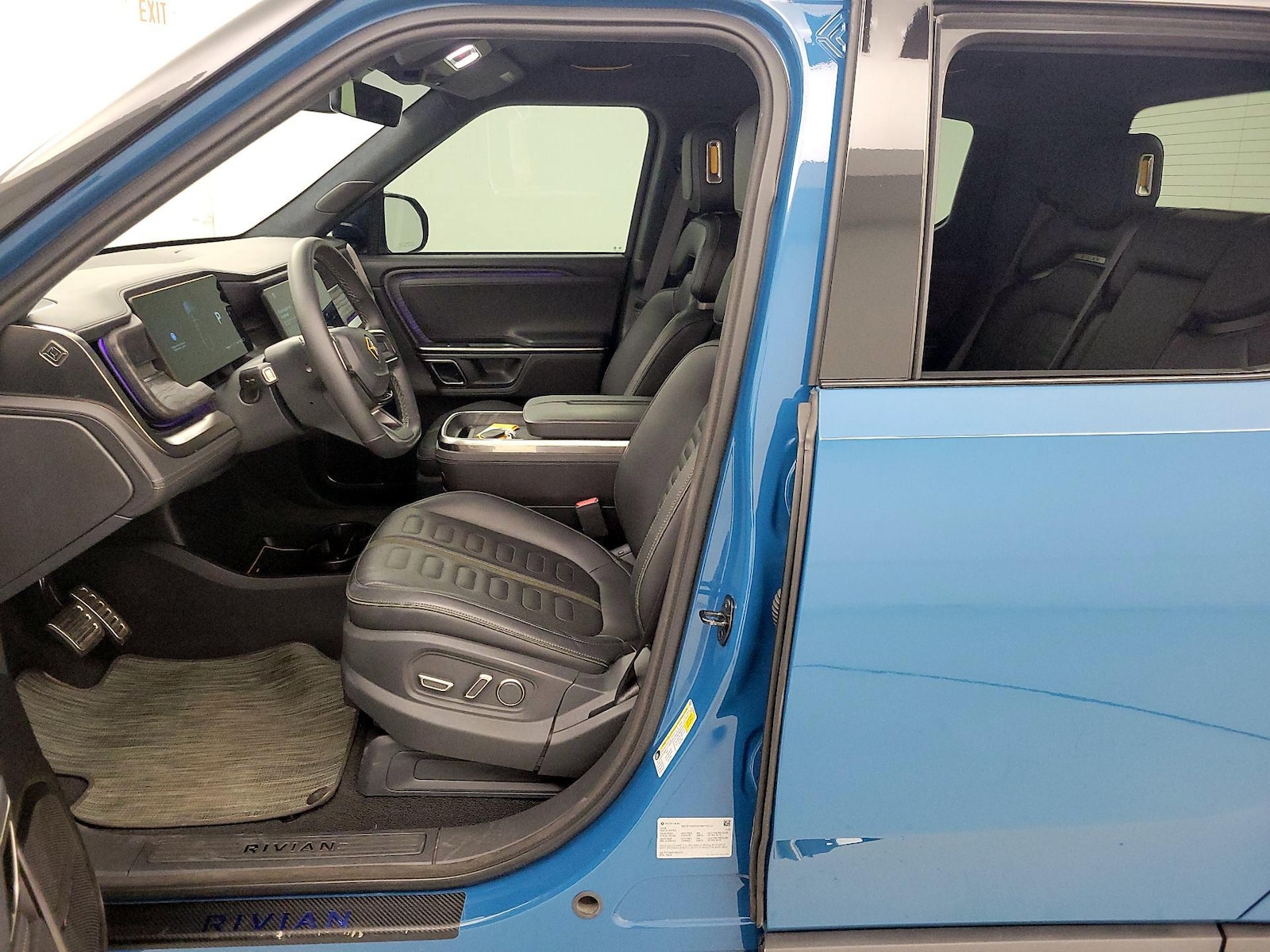 2023 Rivian R1T Adventure - Photo 12