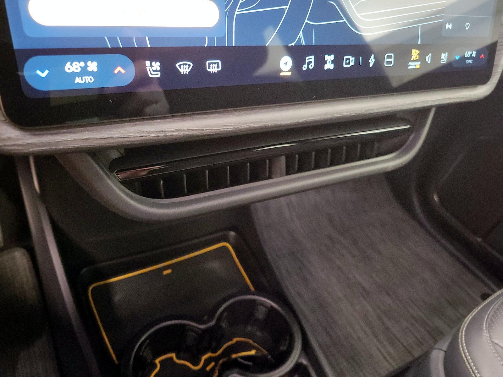 2023 Rivian R1T Adventure - Photo 17