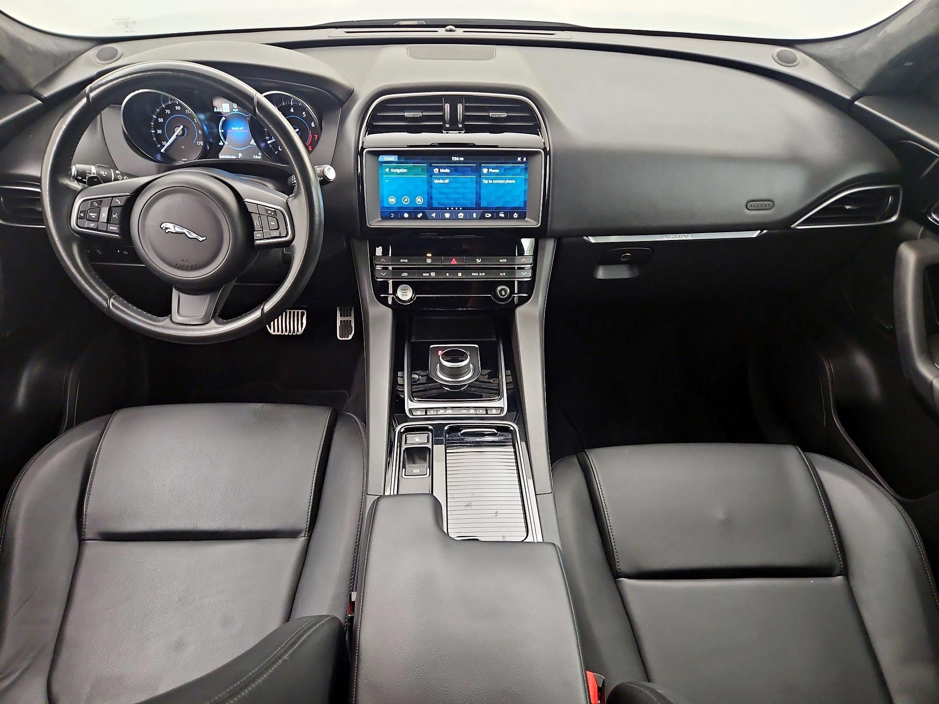 Thumbnail: 2019 Jaguar F-Pace - 9