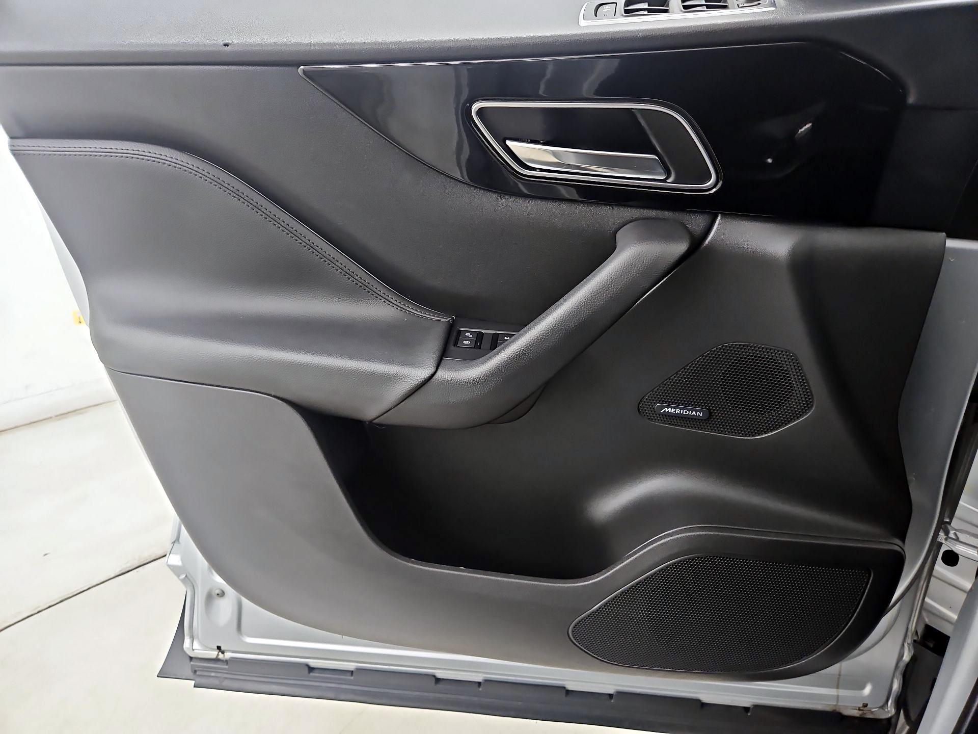 Thumbnail: 2019 Jaguar F-Pace - 12