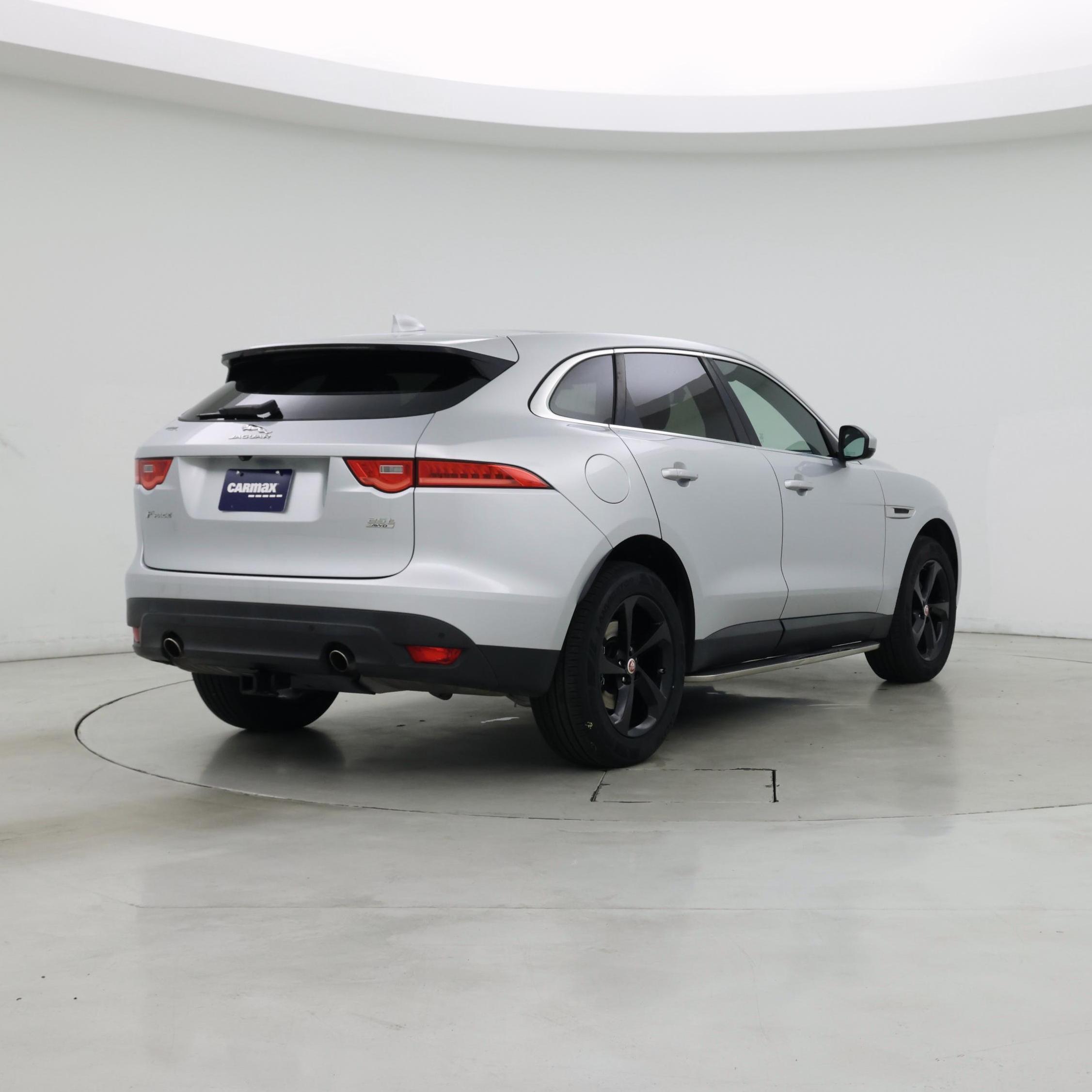 Thumbnail: 2019 Jaguar F-Pace - 8
