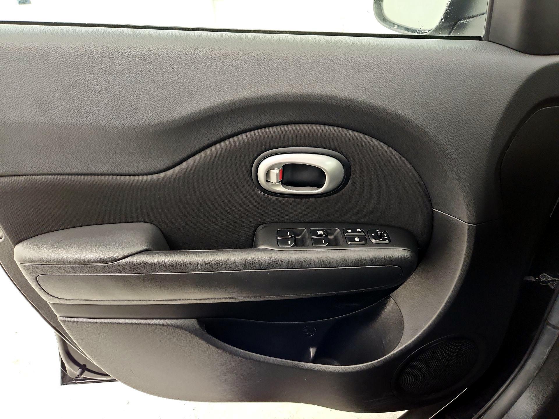 Thumbnail: 2015 Kia Soul - 12