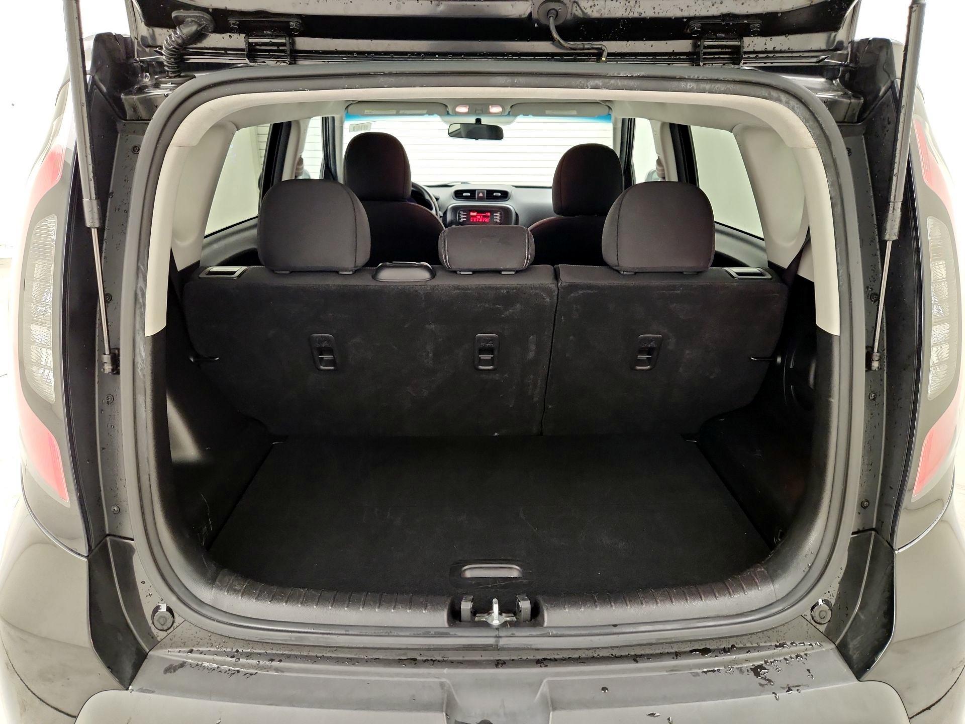 Thumbnail: 2015 Kia Soul - 19