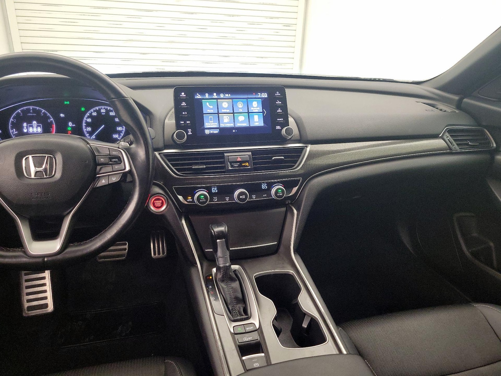 Apple CarPlay® & Android Auto™