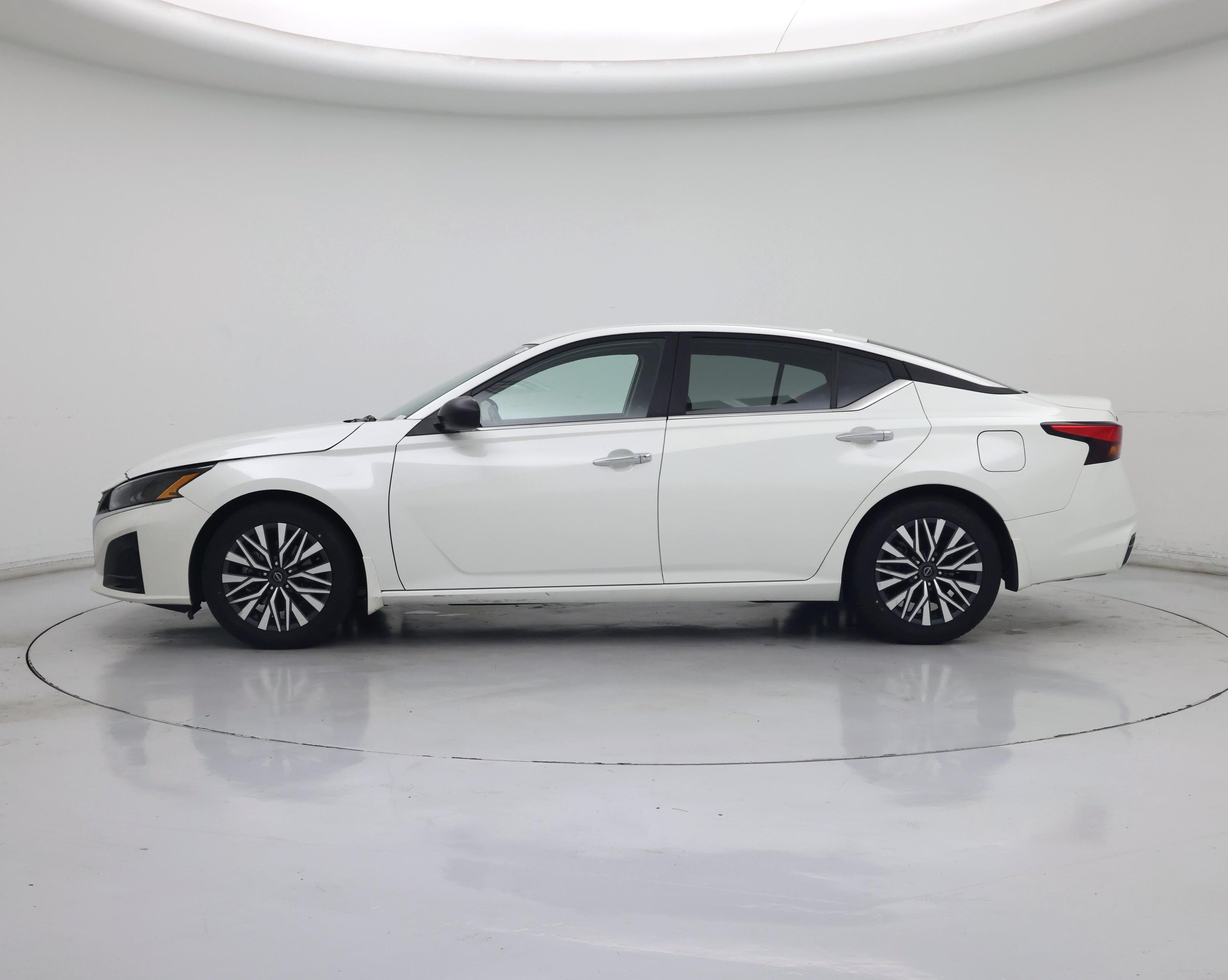 Thumbnail: 2024 Nissan Altima - 3
