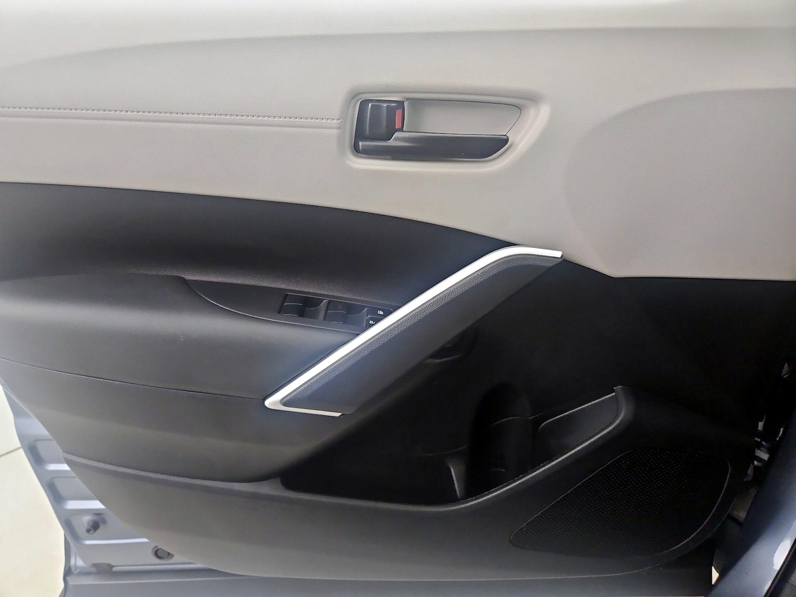 2024 Toyota Corolla Cross LE - Photo 13