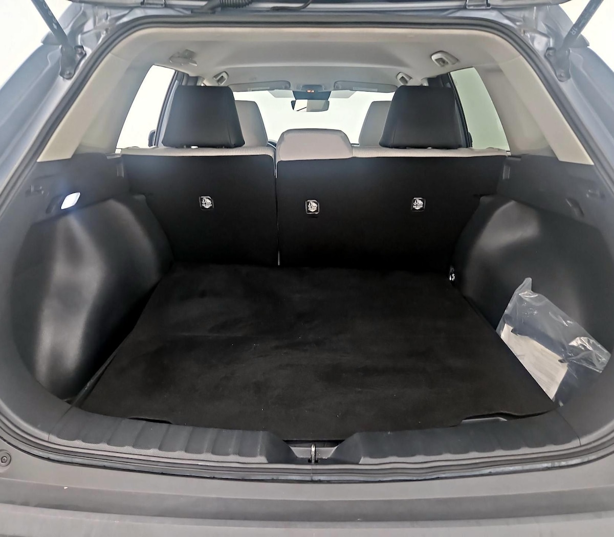 Trunk/Cargo (Seats Up)