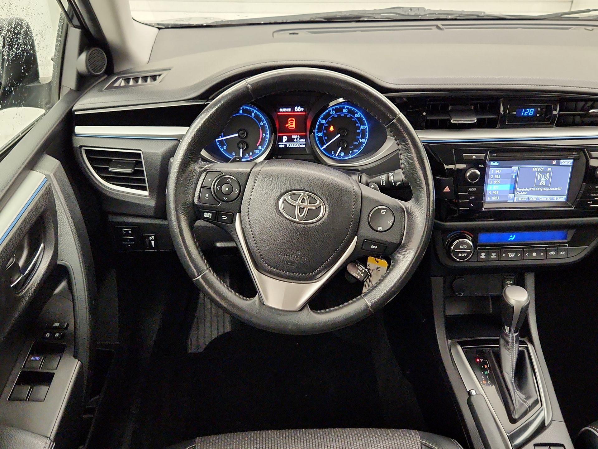 Thumbnail: 2015 Toyota Corolla - 10