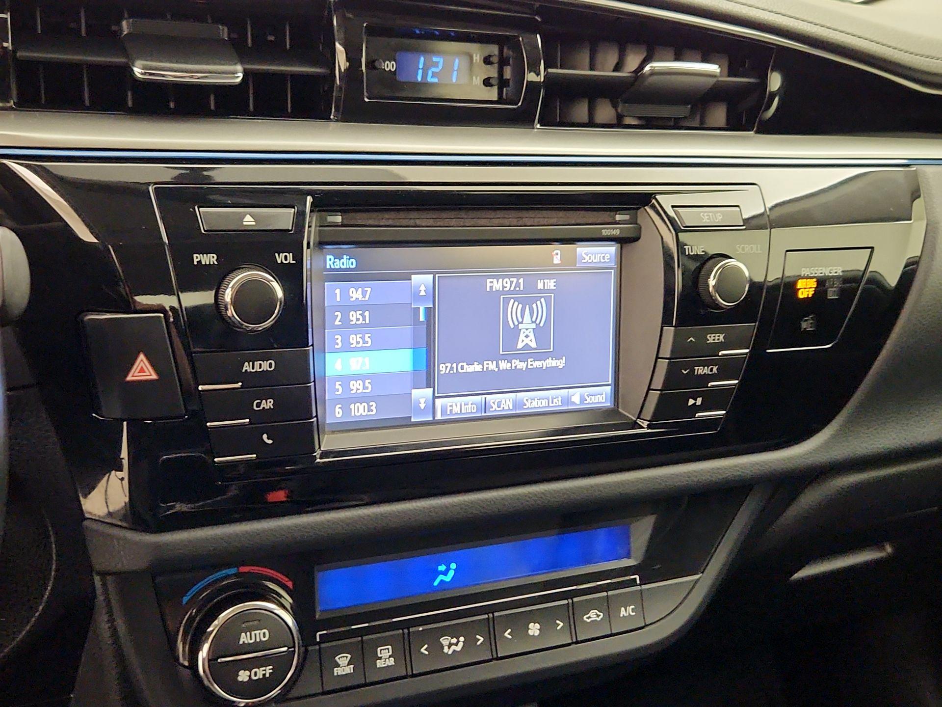 Thumbnail: 2015 Toyota Corolla - 15