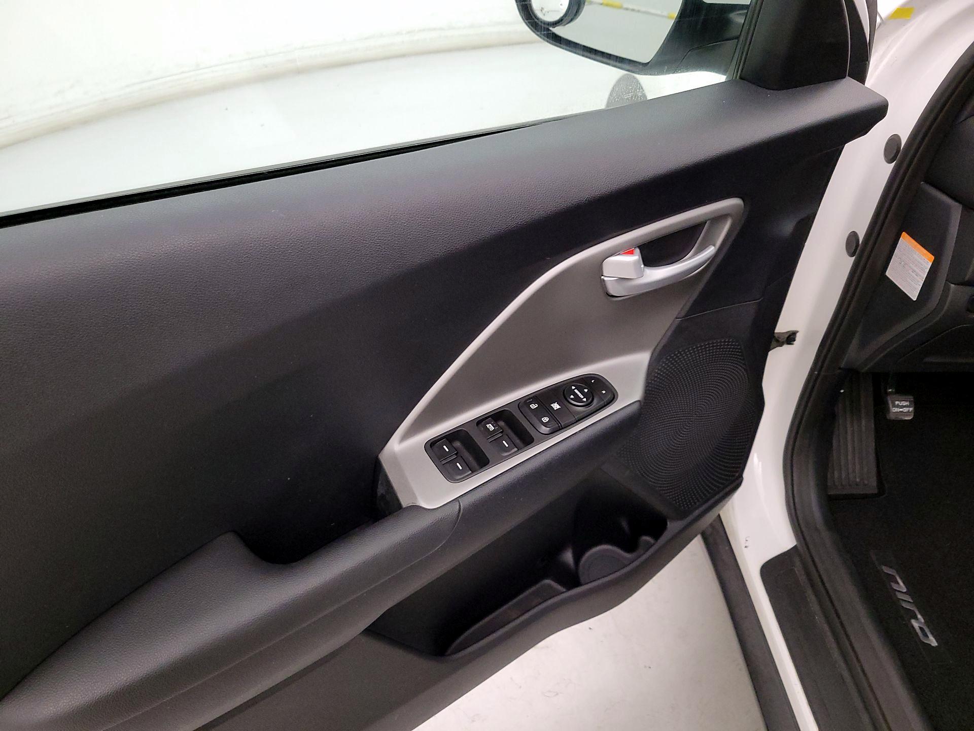 Thumbnail: 2019 Kia Niro - 12