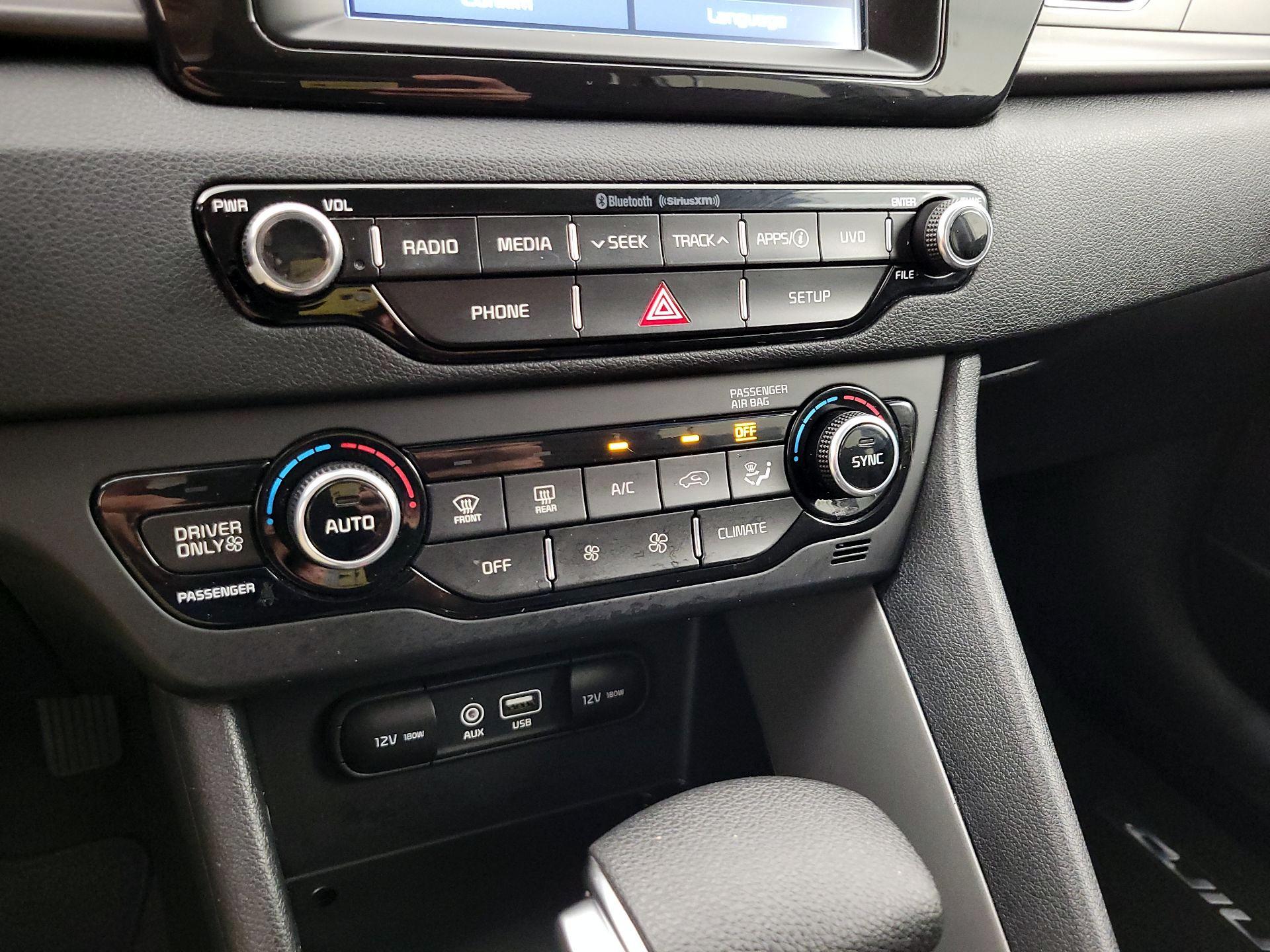 Thumbnail: 2019 Kia Niro - 16