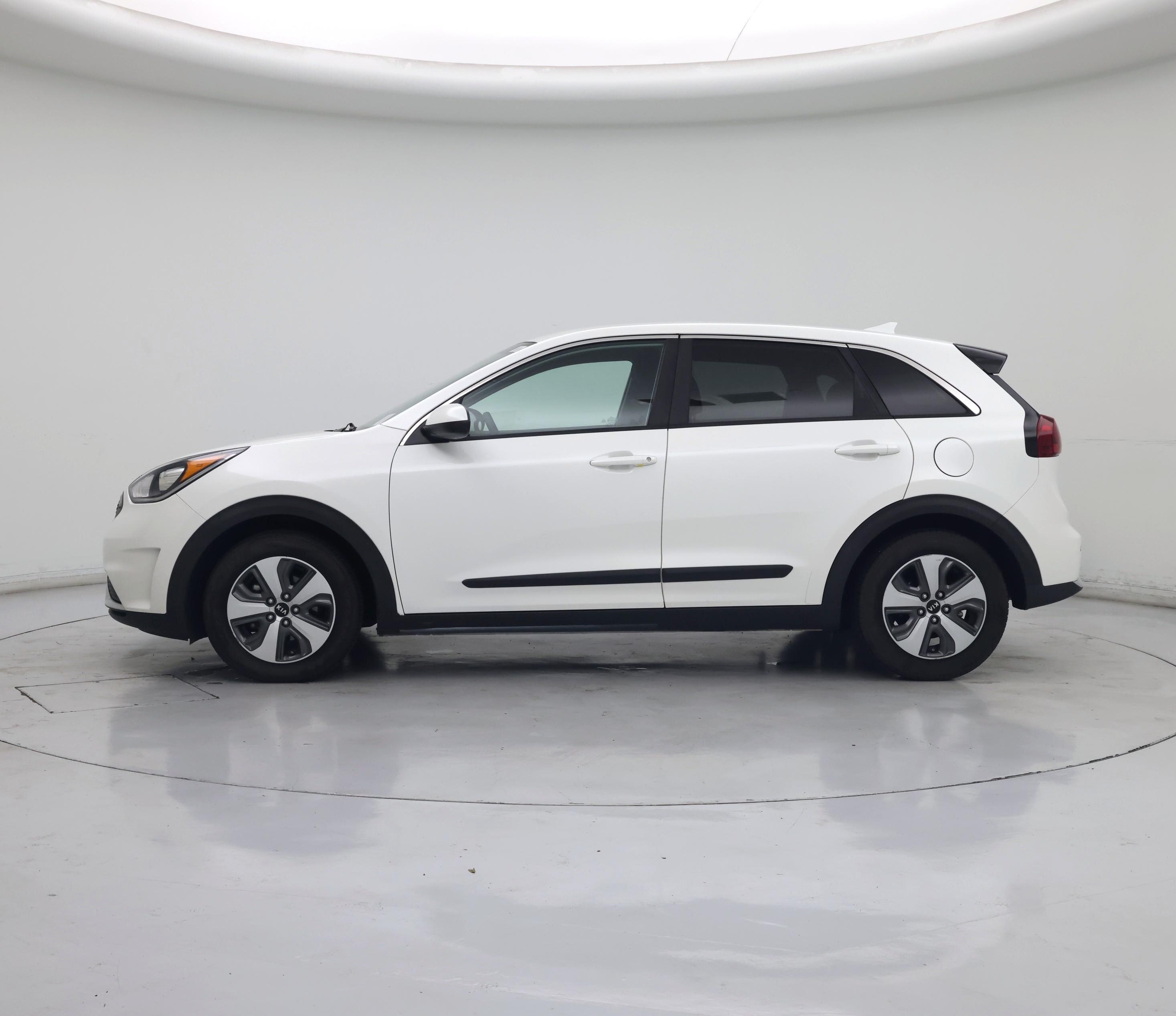 Thumbnail: 2019 Kia Niro - 3