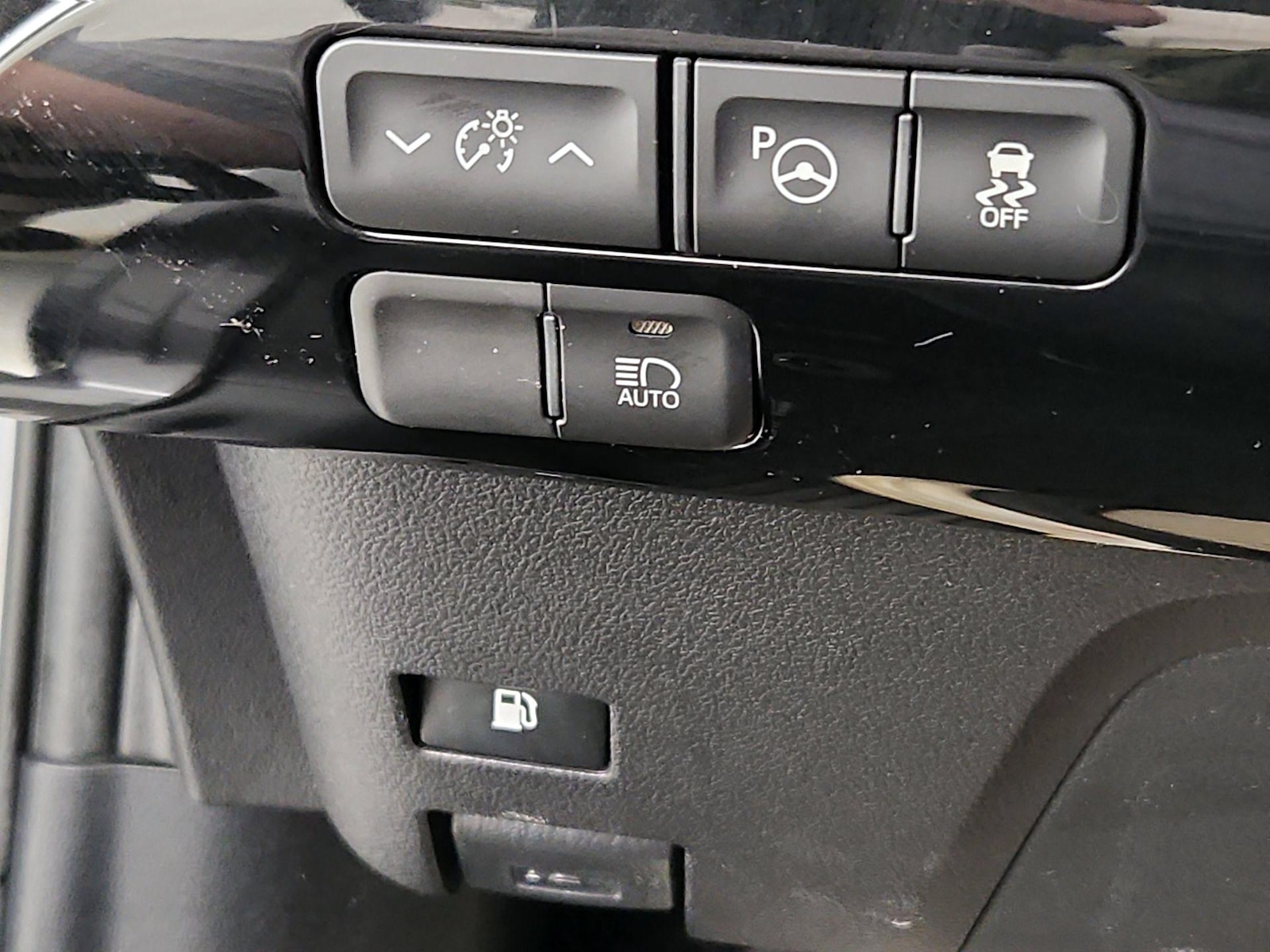 2018 Toyota Prius Two - Photo 14