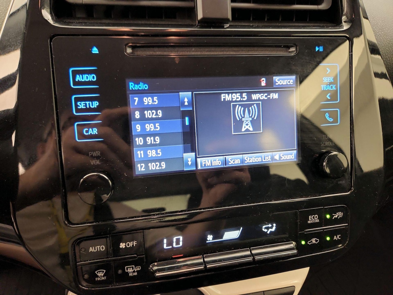 2018 Toyota Prius Two - Photo 16