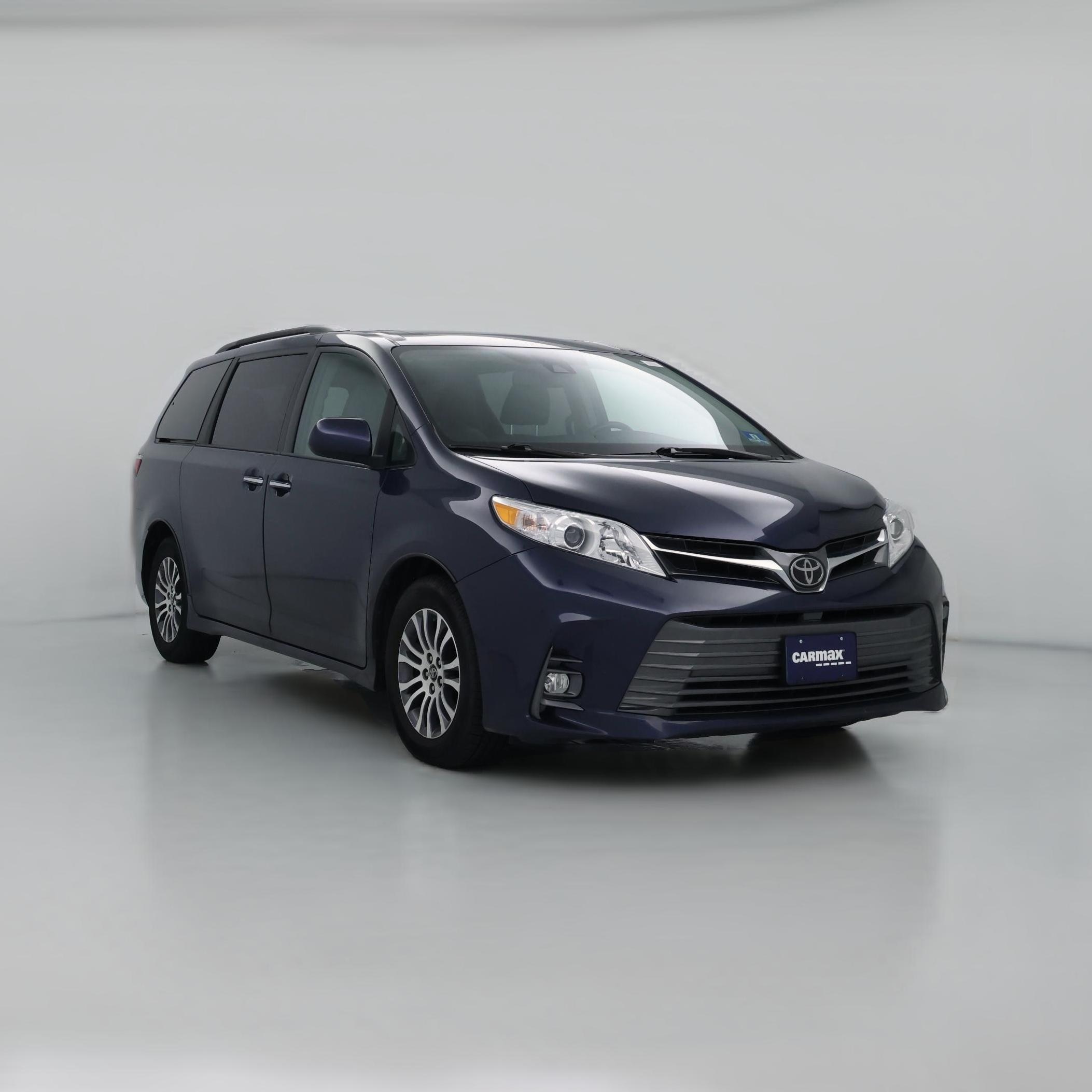 Thumbnail: 2018 Toyota Sienna - 1