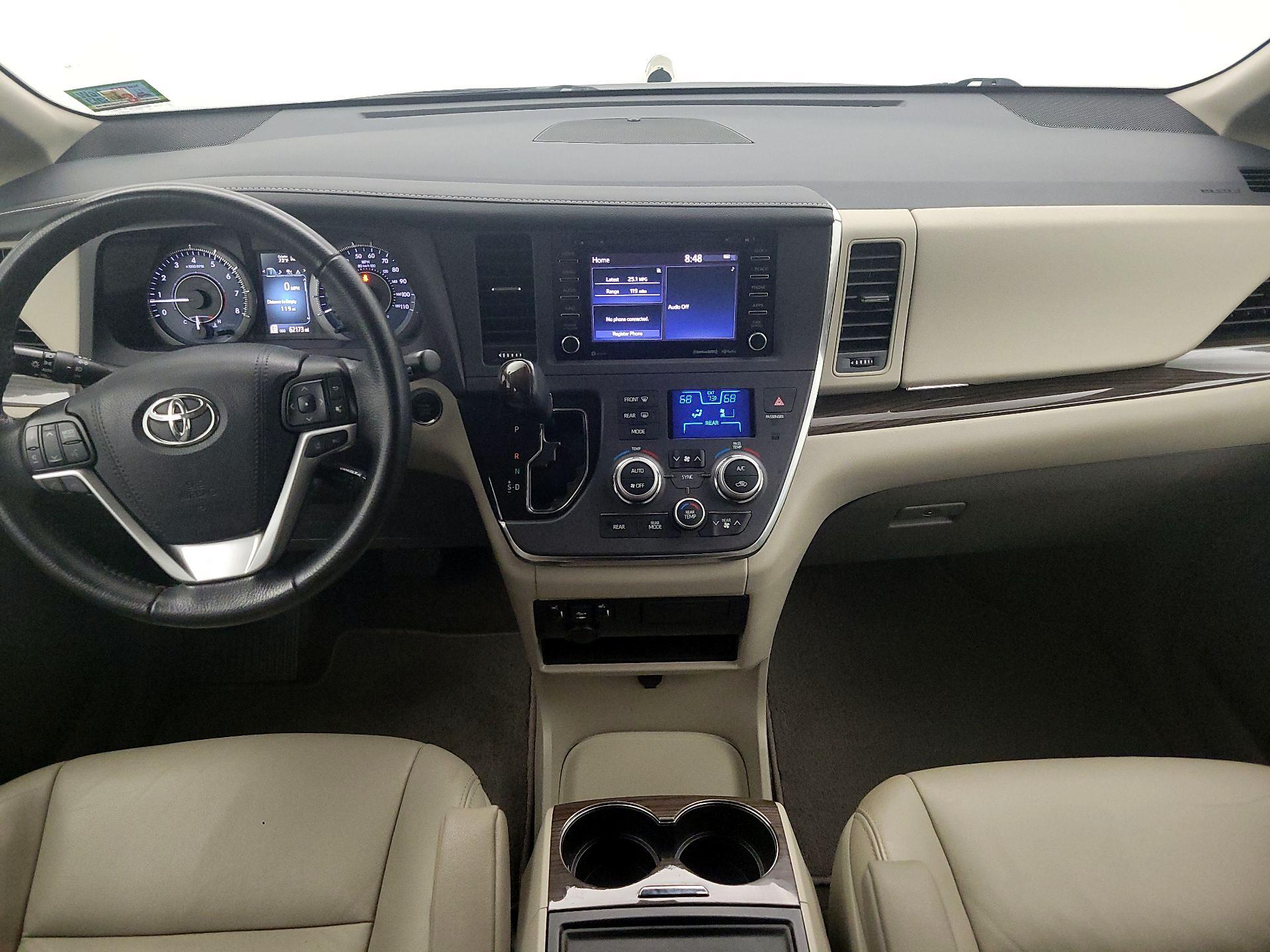 Thumbnail: 2018 Toyota Sienna - 9