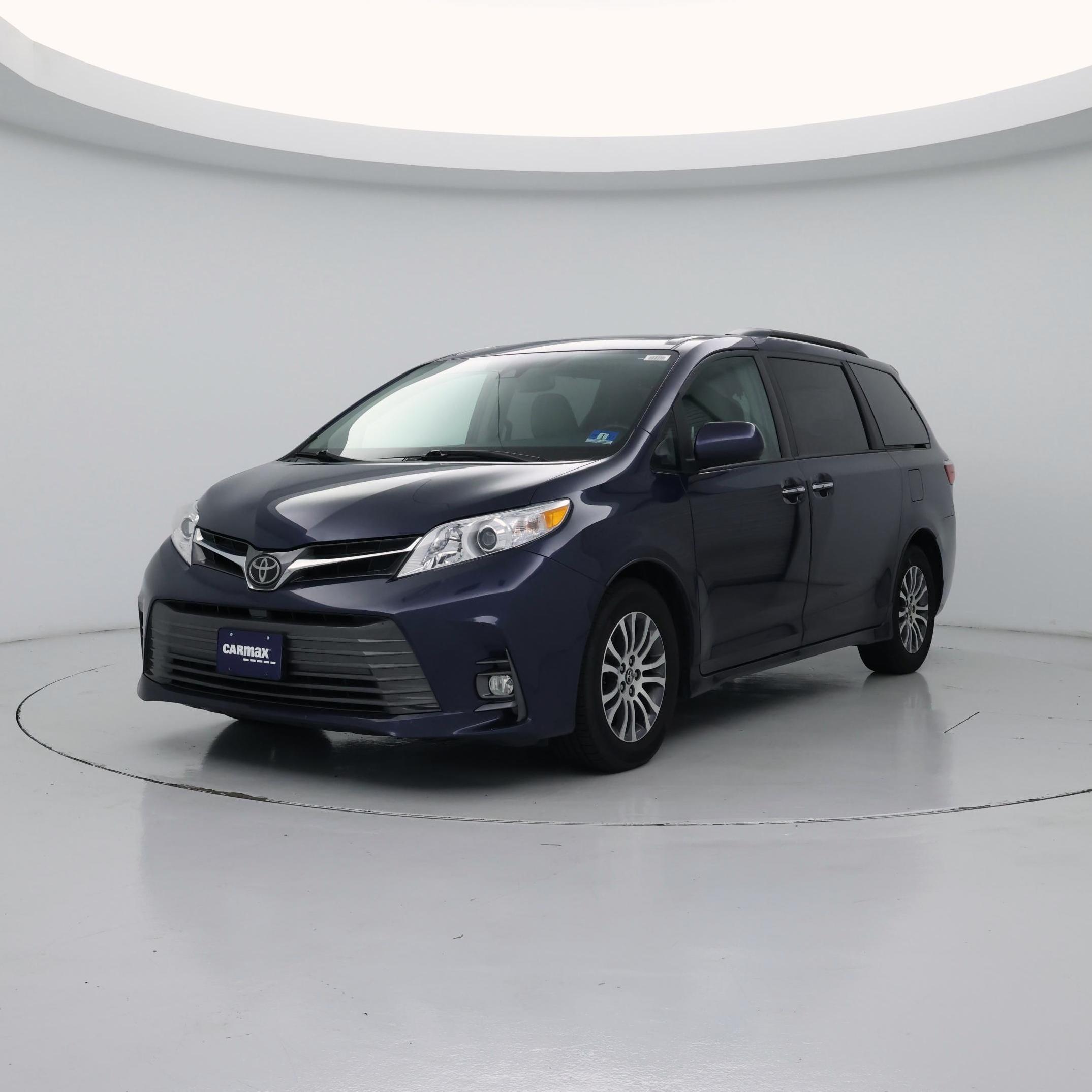 Thumbnail: 2018 Toyota Sienna - 4