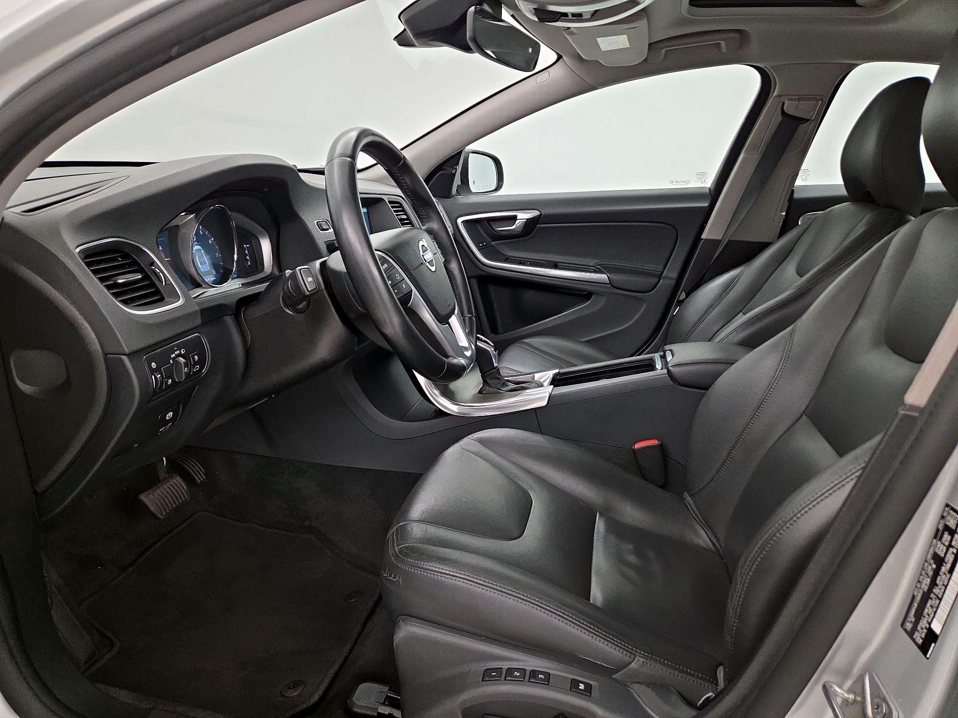 Thumbnail: 2015 Volvo S60 - 11