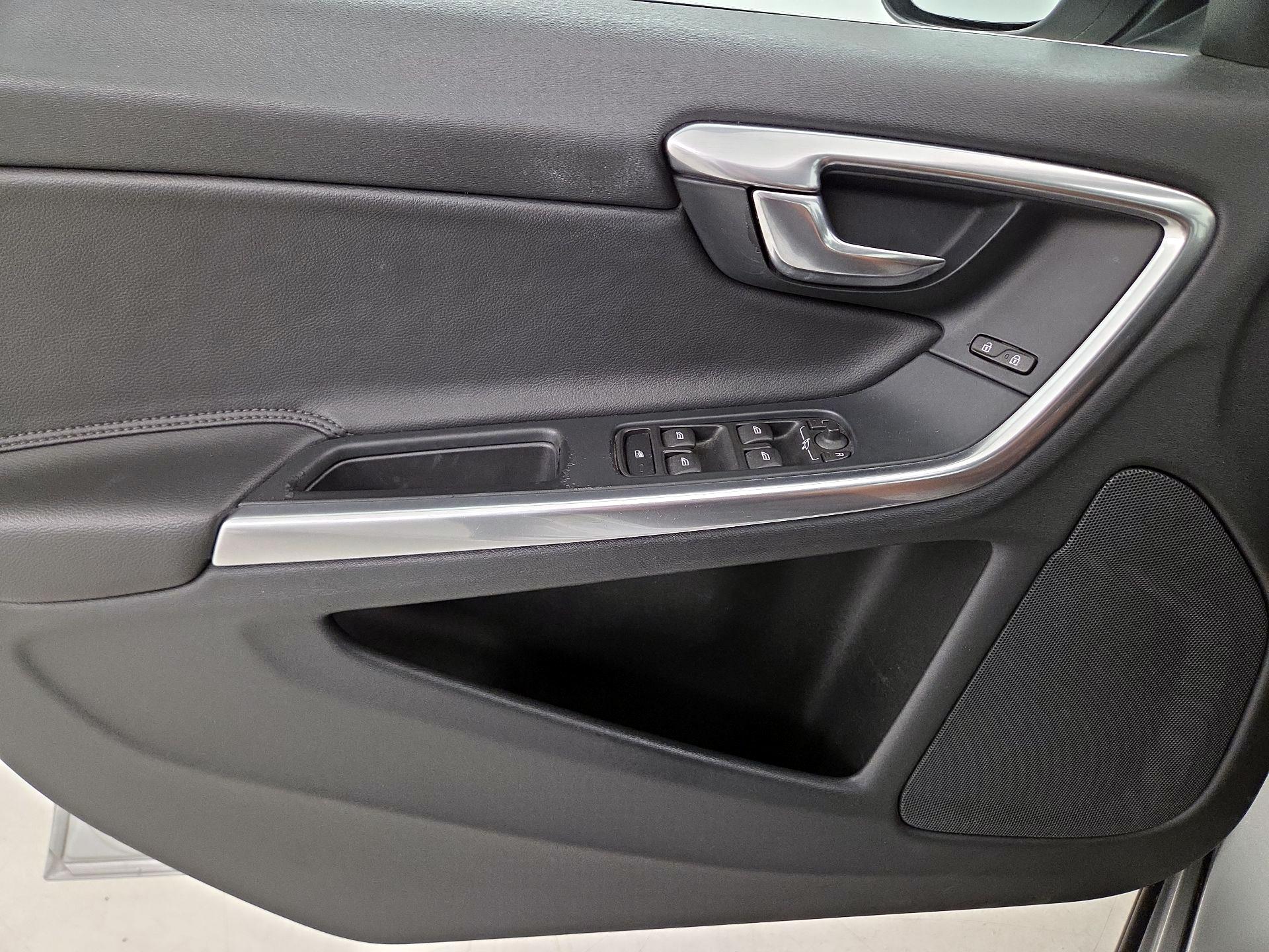 Thumbnail: 2015 Volvo S60 - 12
