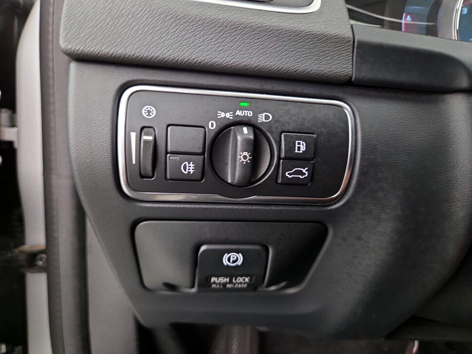 Thumbnail: 2015 Volvo S60 - 13